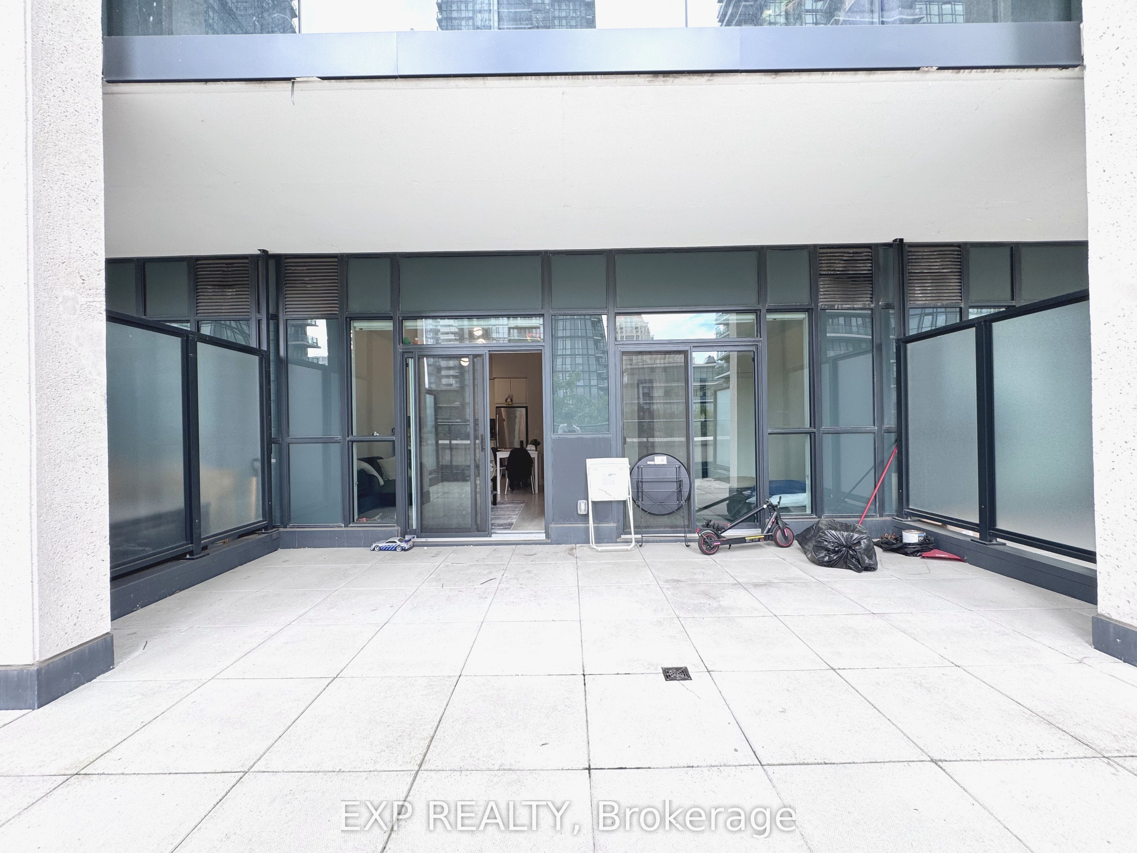 4055 Parkside Village Drive 614, Mississauga, ON L5B 0K8 photo 5