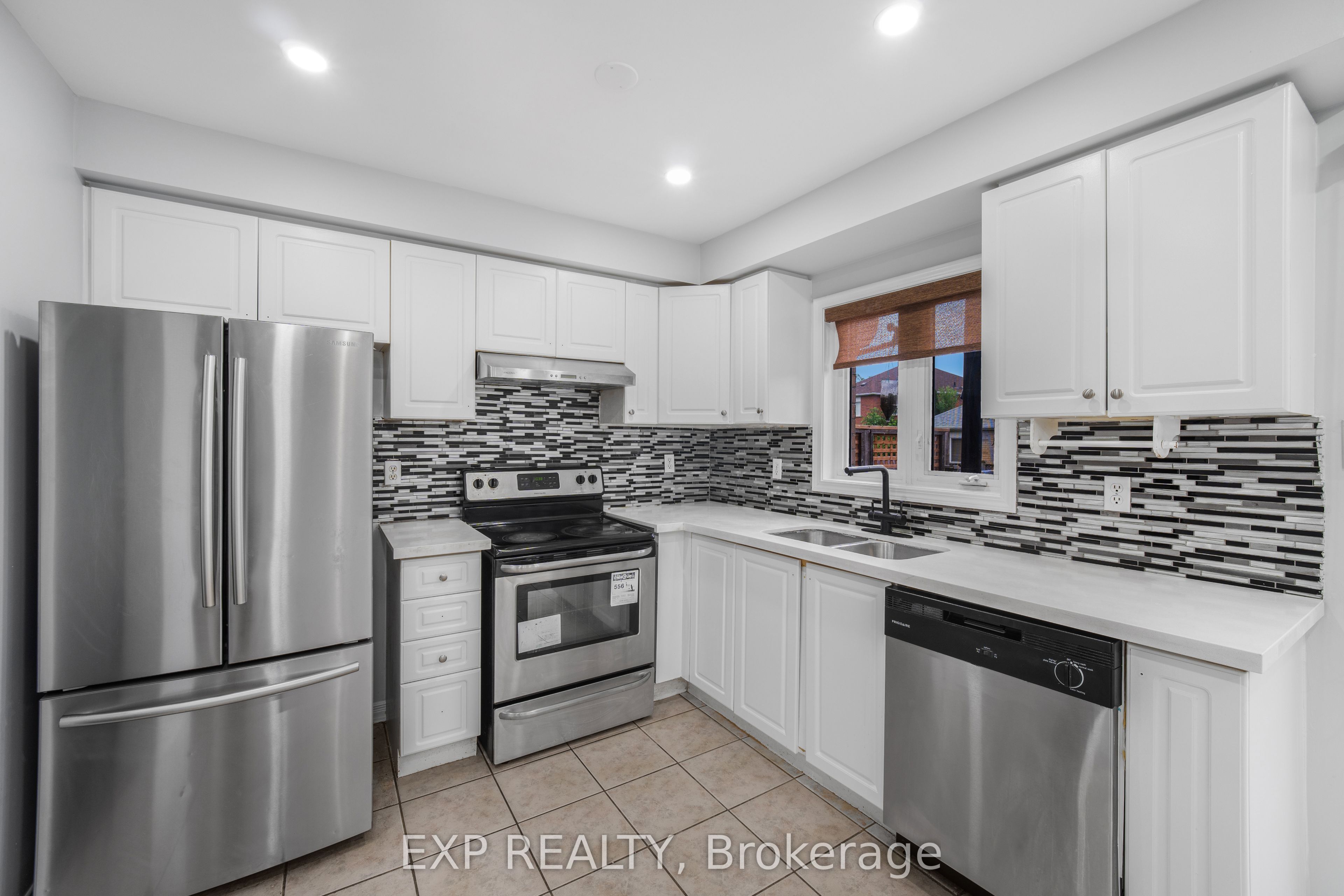 128 Olympia Crescent, Brampton, ON L6X 4W3 photo 3