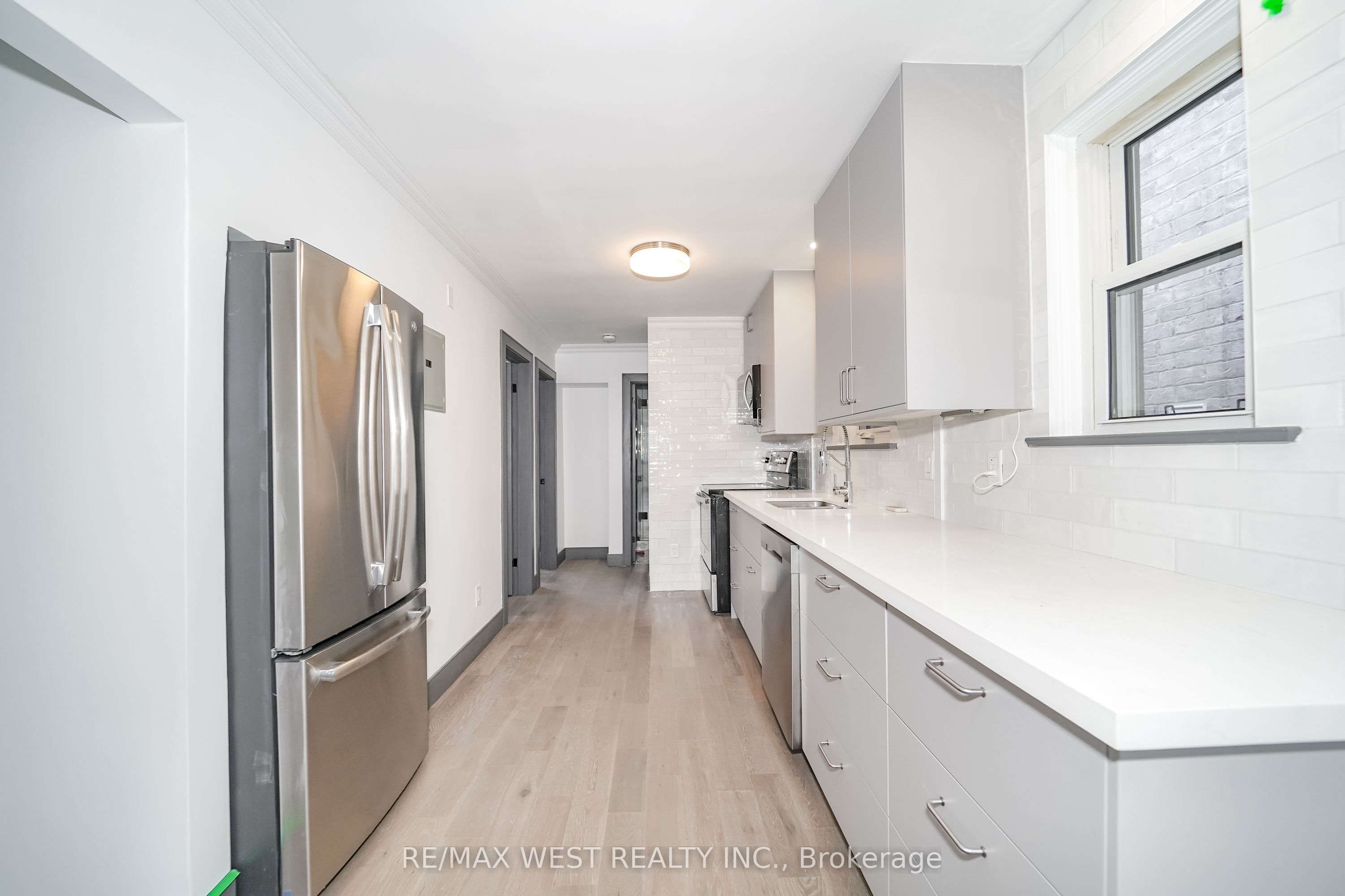 91 Twenty Second Street, Toronto, ON M8V 3M3 photo 4