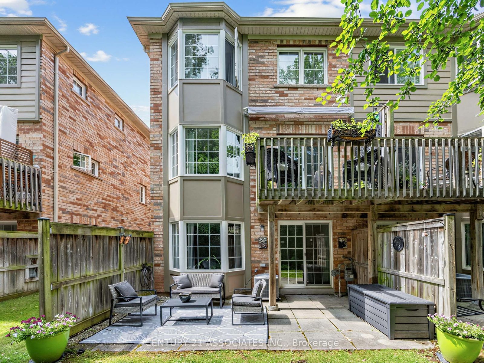 233 Duskywing Way 48, Oakville, ON L6L 0C5 photo 2