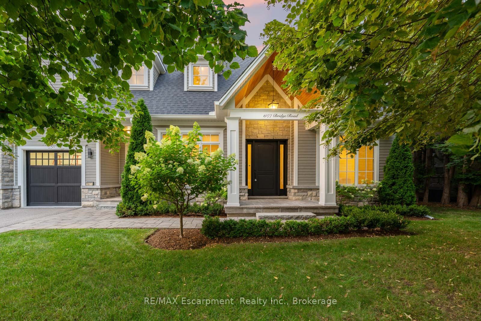 1077 Bridge Road, Oakville, ON L6L 2B6 photo 2