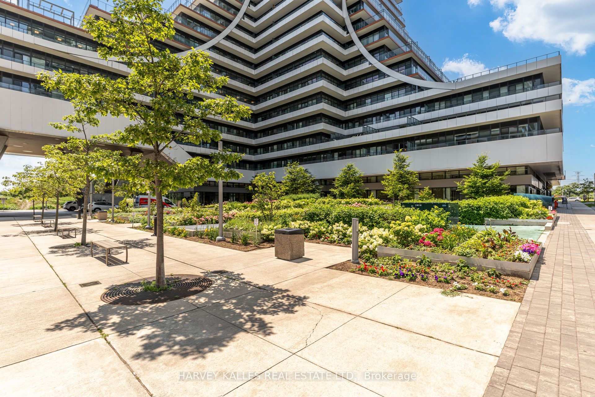 30 Shore Breeze Drive 1822, Toronto, ON M8V 0J1 photo 4