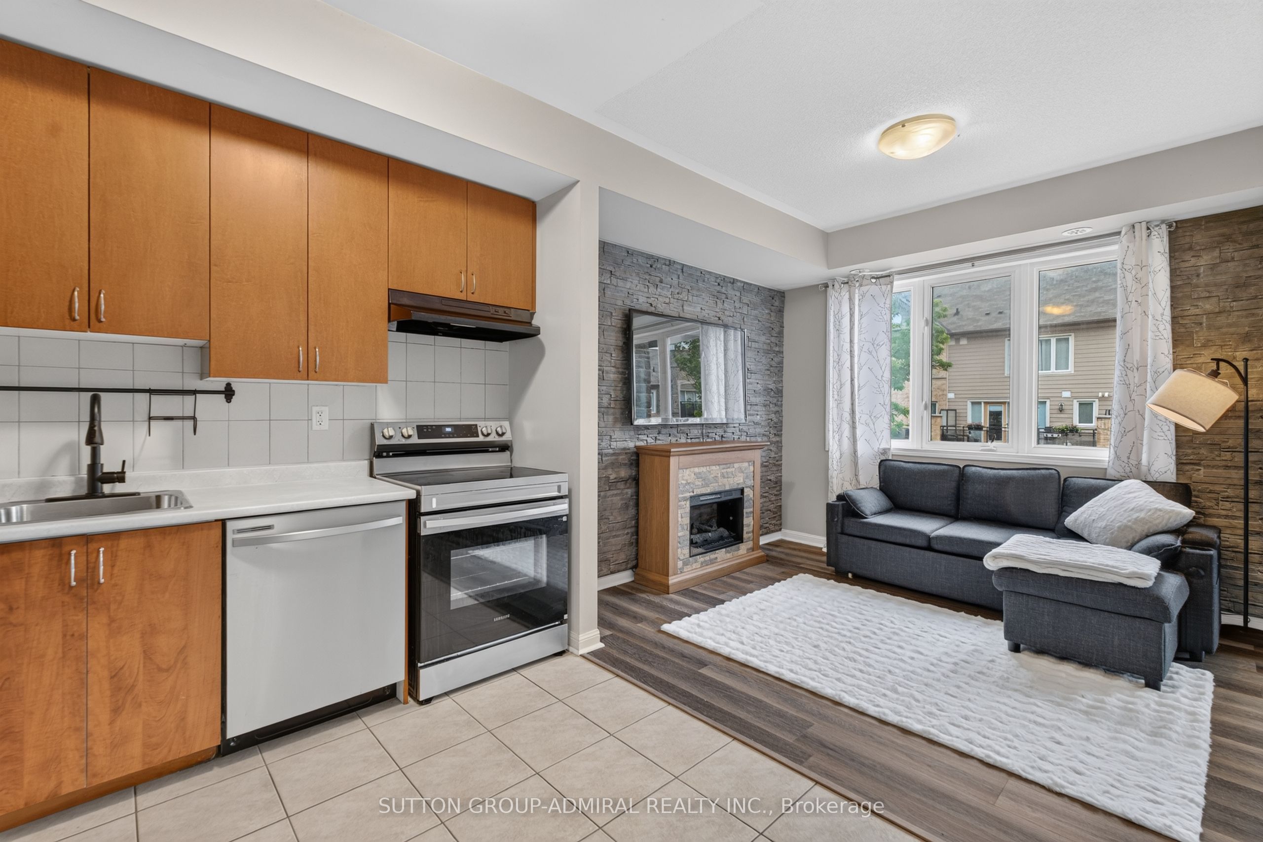 3075 Thomas Street 213, Mississauga, ON L5M 0L8 photo 4