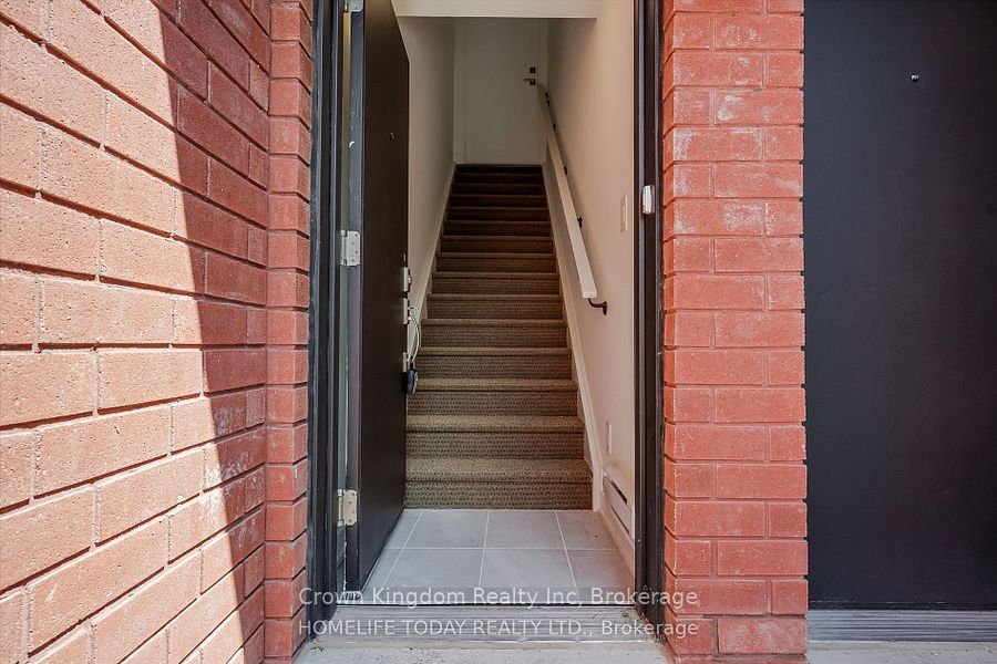 35 Romilly Avenue 2, Brampton, ON L7A 0A7 photo 3
