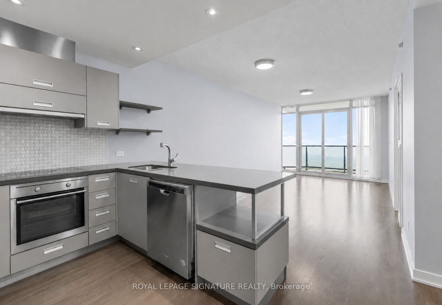 90 Park Lawn Road 2309, Toronto, ON M8Y 0B6 photo 4