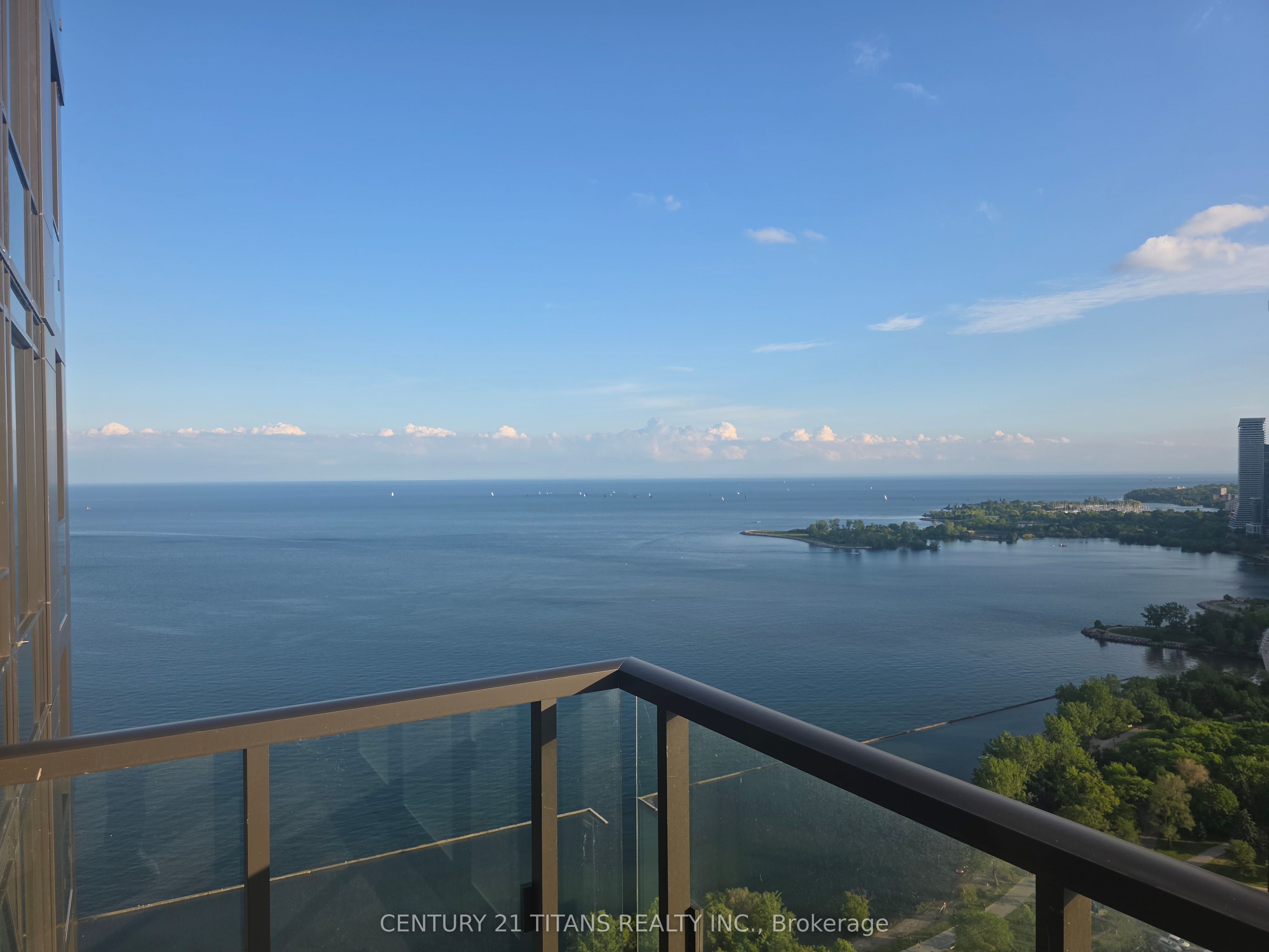 1926 Lakeshore Boulevard 4010, Toronto, ON M6S 1A2 photo 2