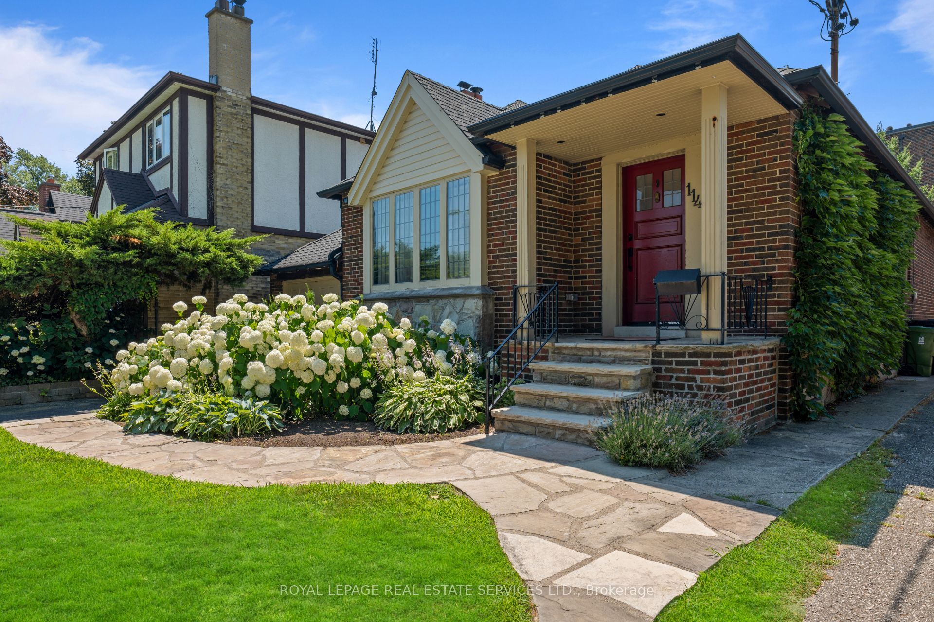 114 Humbervale Boulevard, Toronto, ON M8Y 3P7 photo 2
