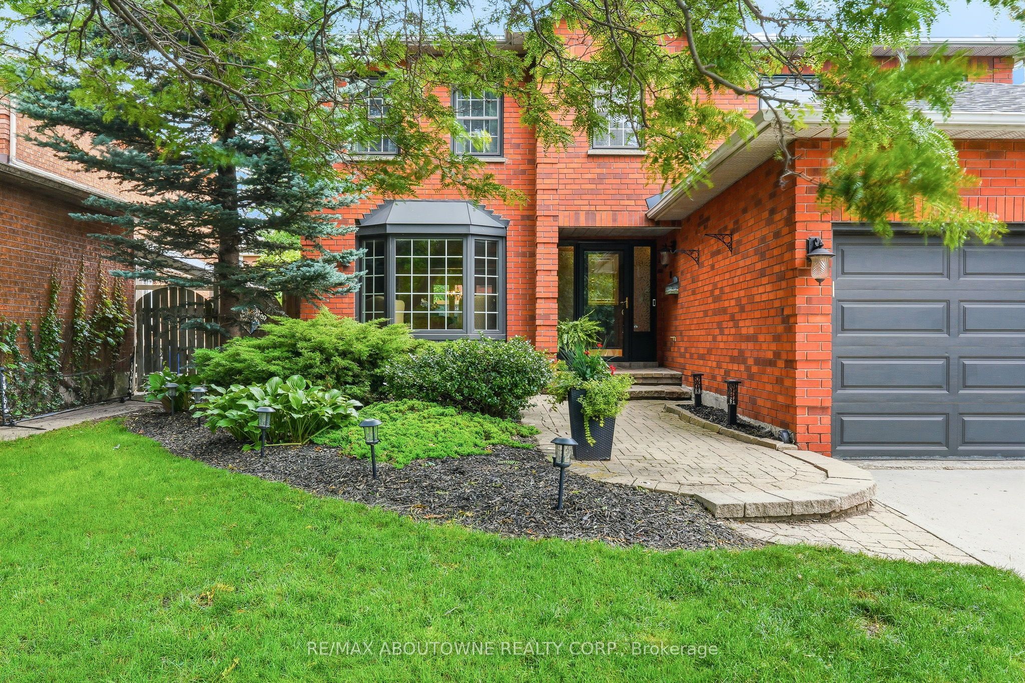 89 Waldie Road, Oakville, ON L6L 6G5 photo 2
