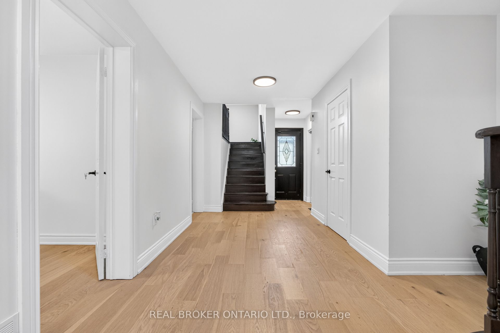 4326 Waterford Crescent, Mississauga, ON L5R 2B2 photo 3