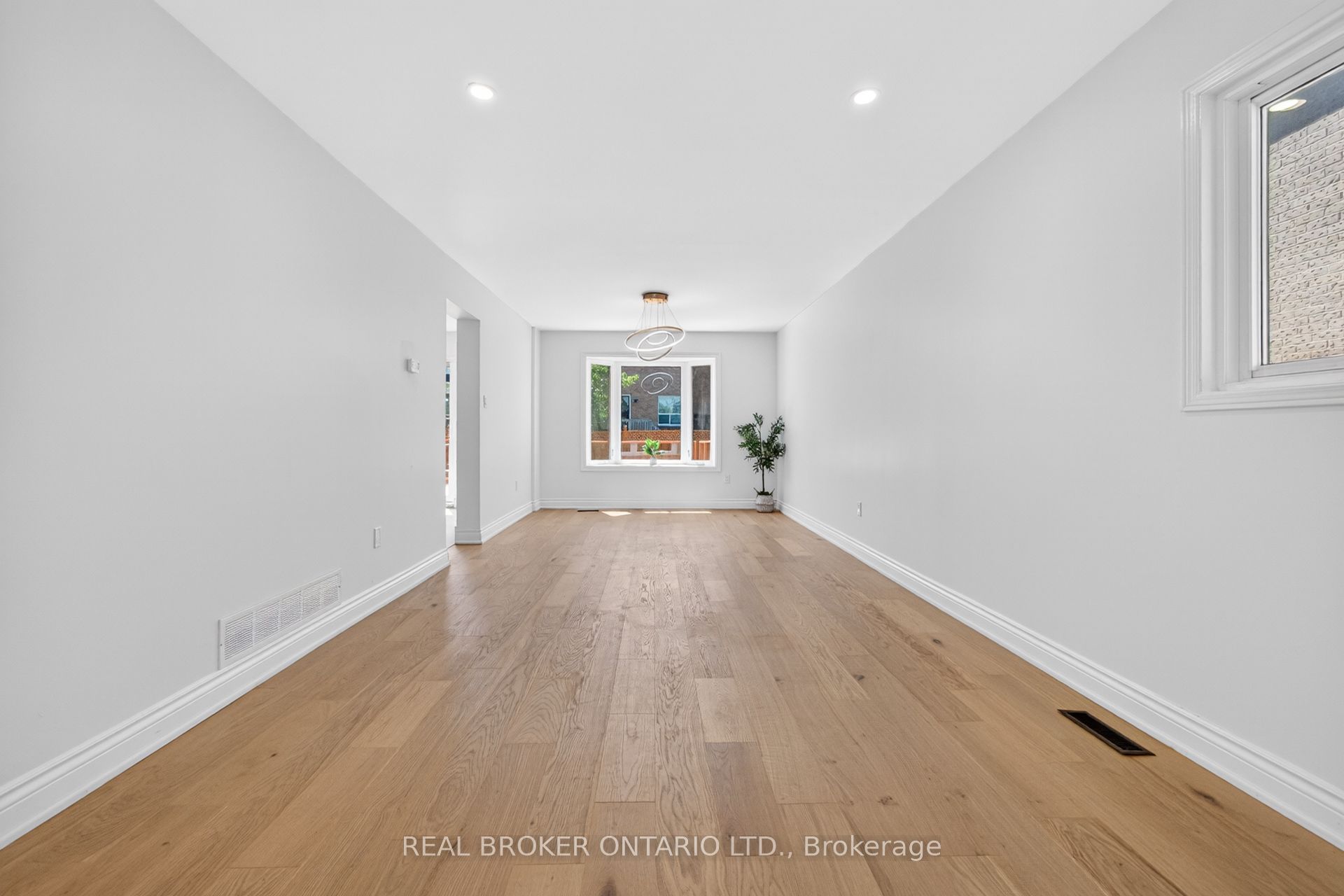 4326 Waterford Crescent, Mississauga, ON L5R 2B2 photo 4