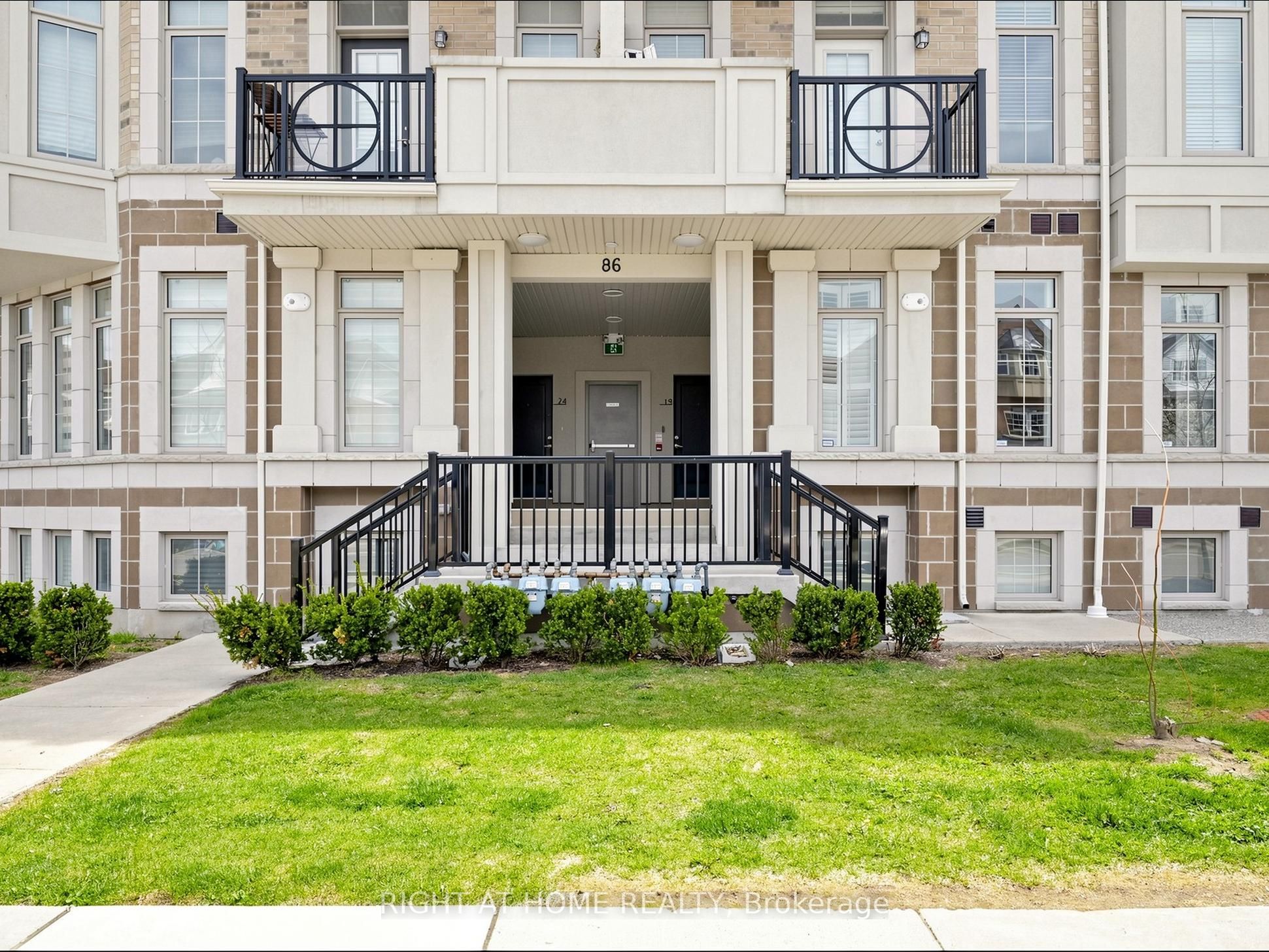 86 Preston Meadow Avenue 24, Mississauga, ON L4Z 0C8 photo 5