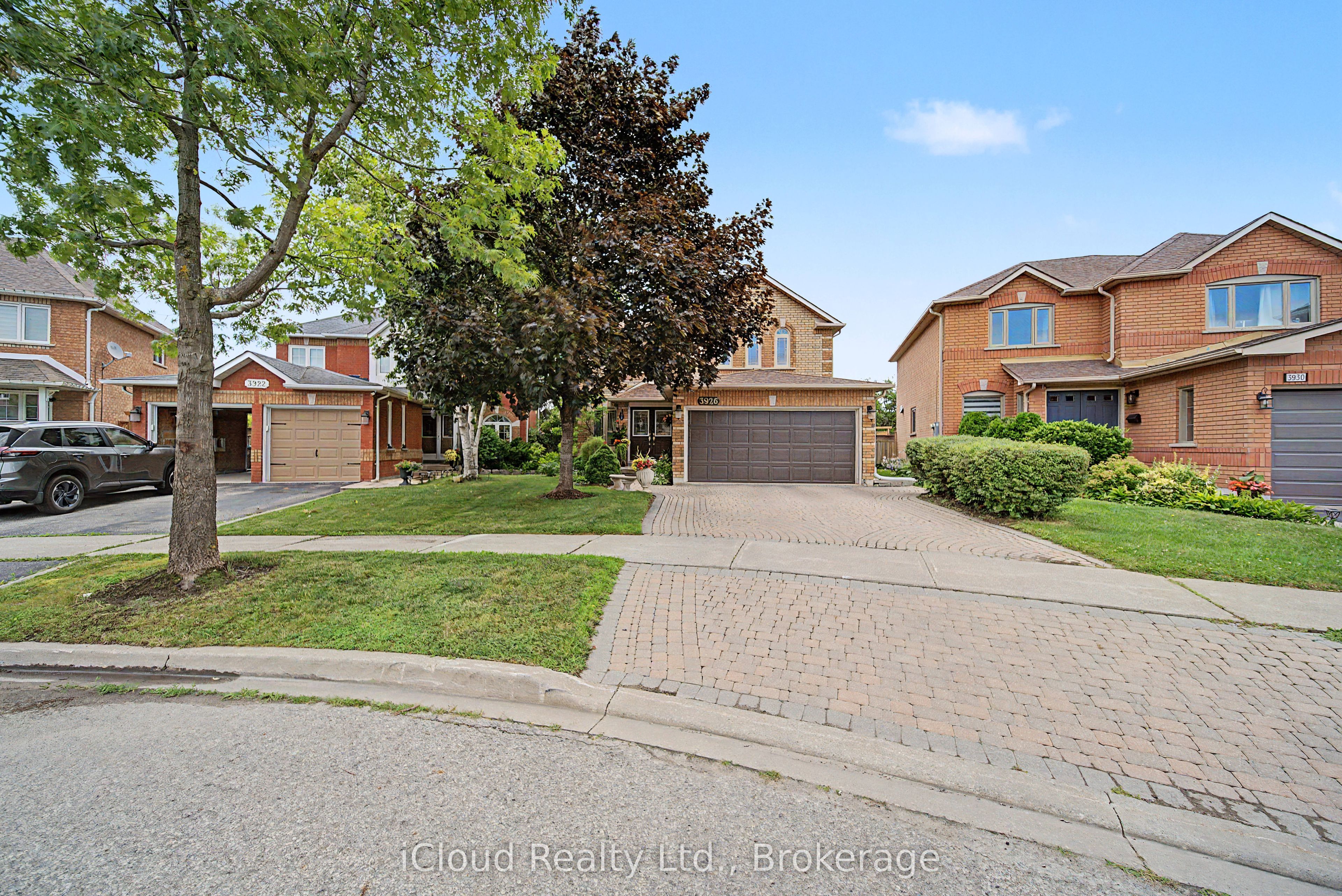 3926 Baggins Court, Mississauga, ON L5N 7A3 photo 2