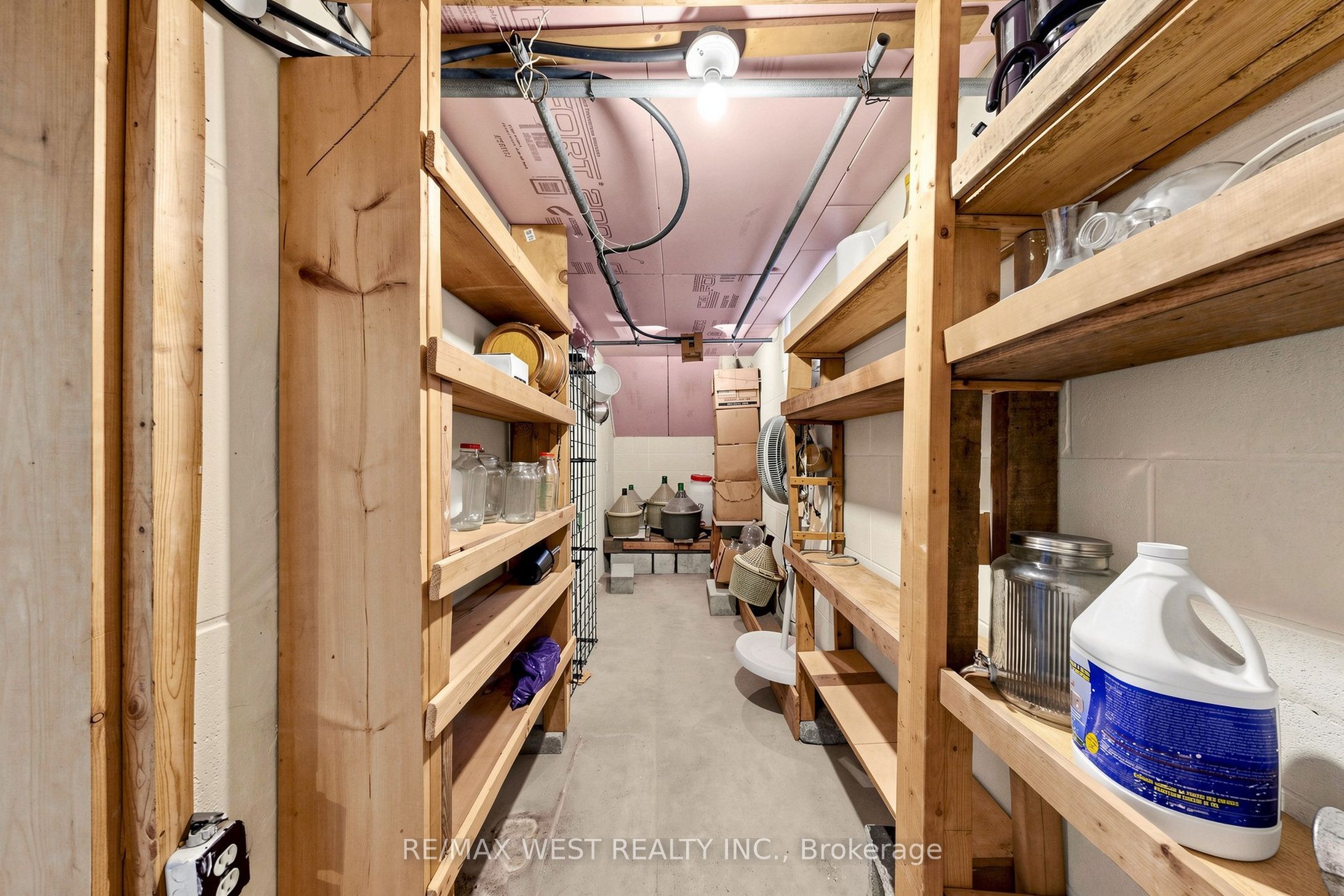 32 Allonsius Drive, Toronto, ON M9C 3N5 photo 4