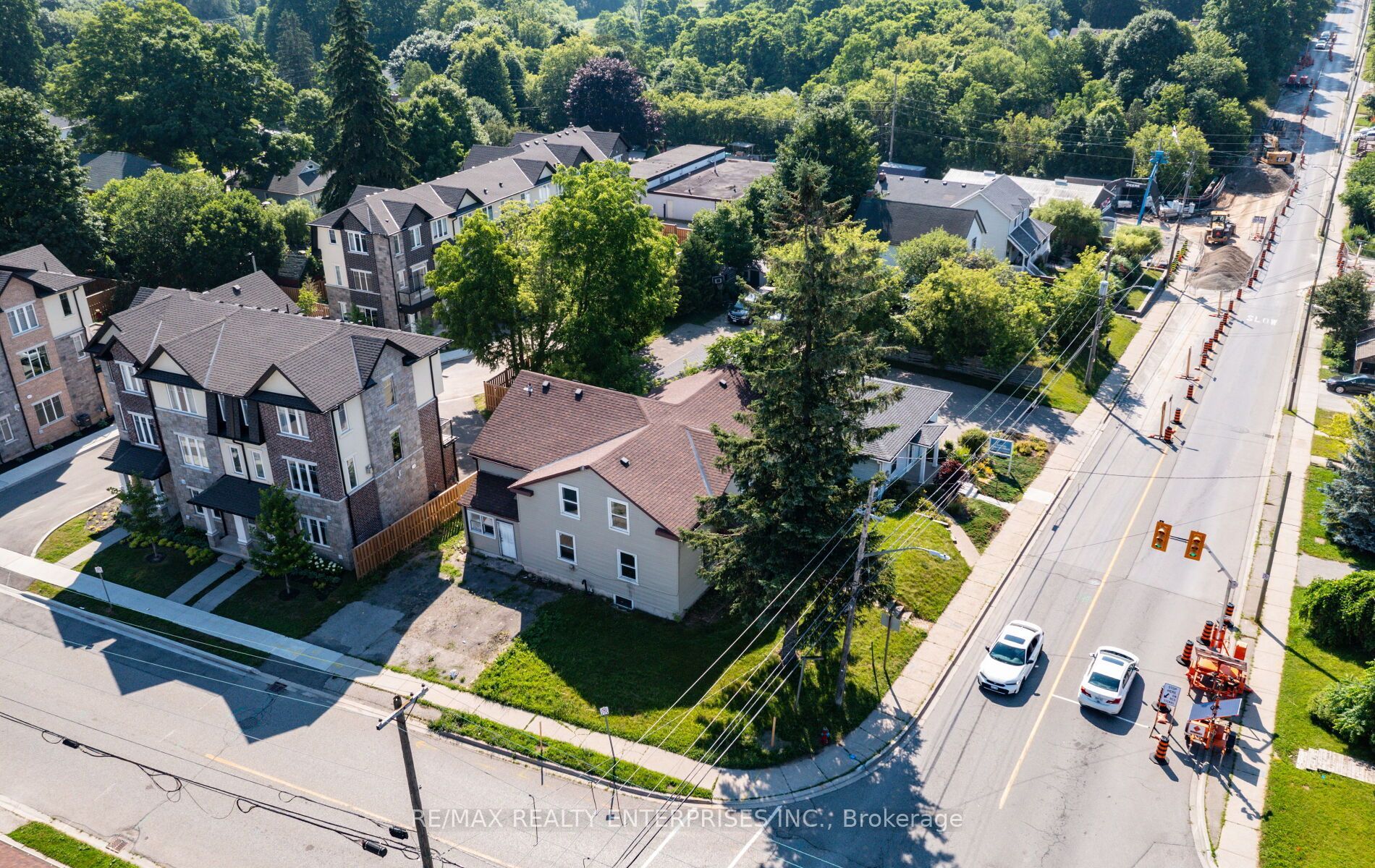 29 MAIN Street S 27A, Halton Hills, ON L7J 1X4 photo 2