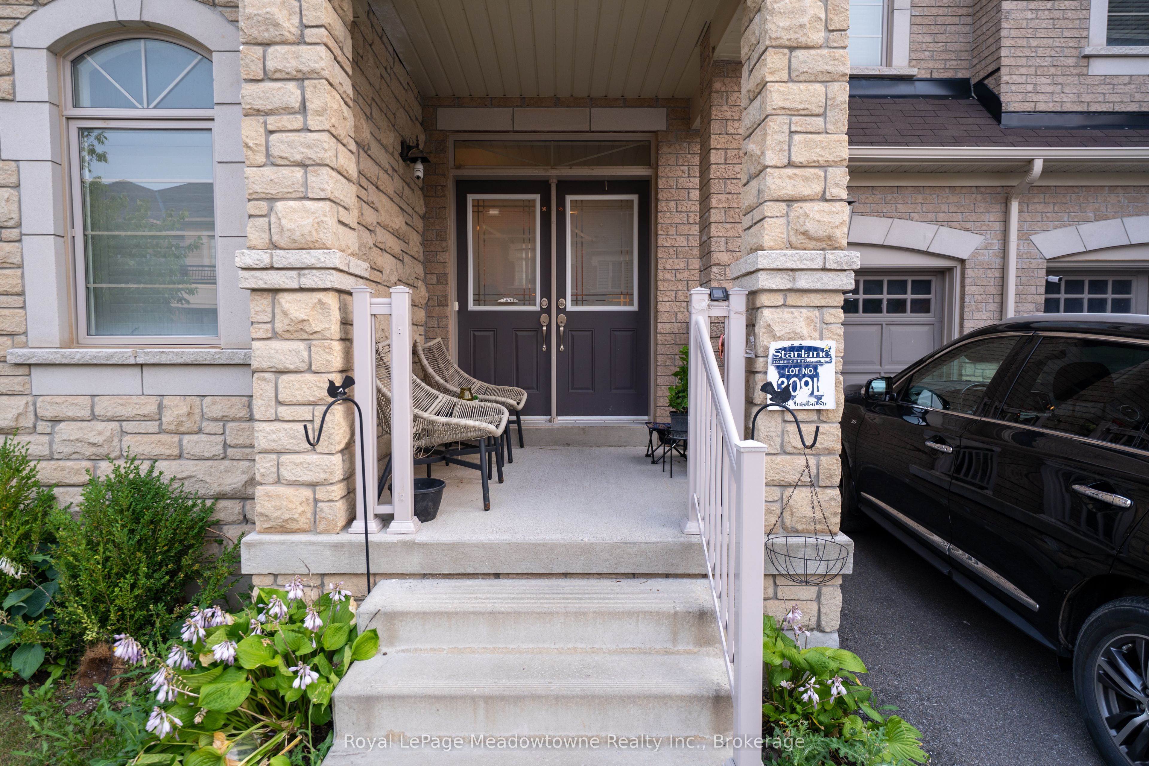 1528 Chretien Street, Milton, ON L9E 1H2 photo 2