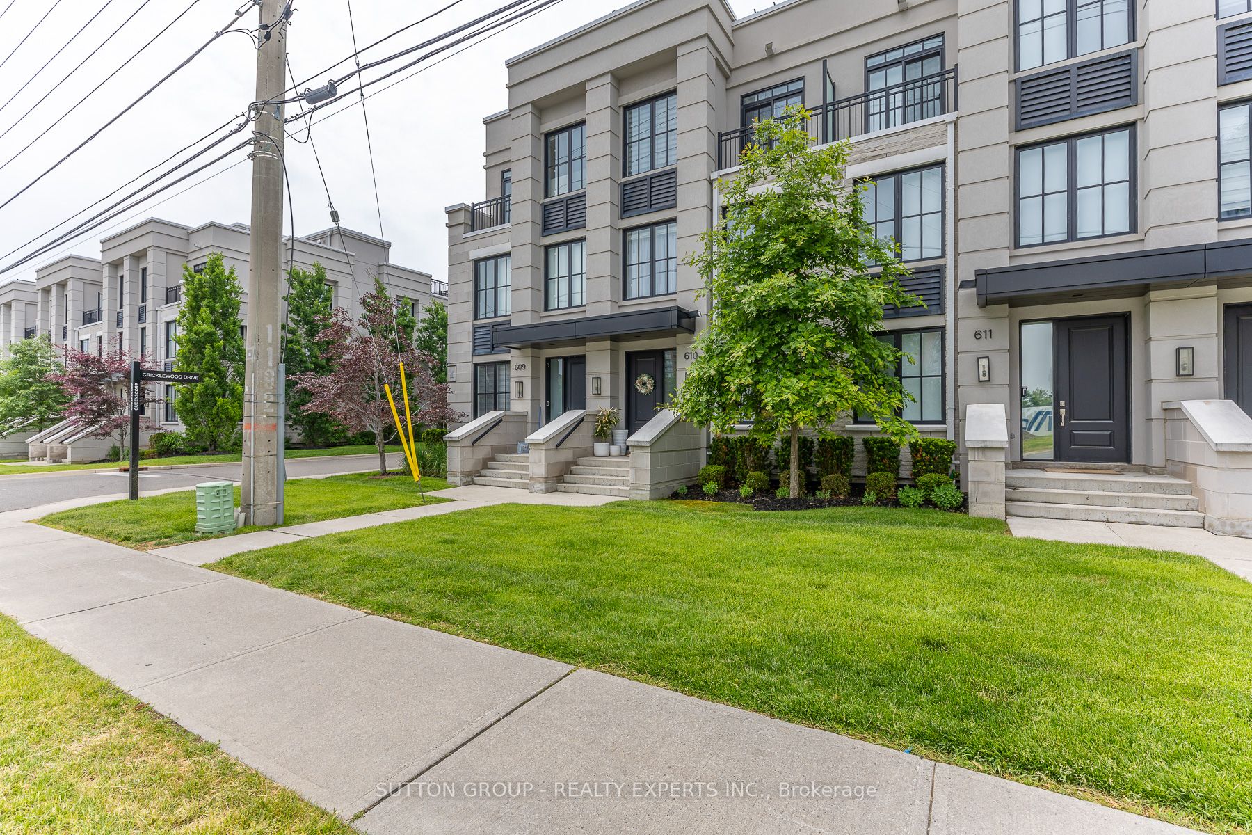 1190 Cawthra Road 610, Mississauga, ON L5E 0B7 photo 4