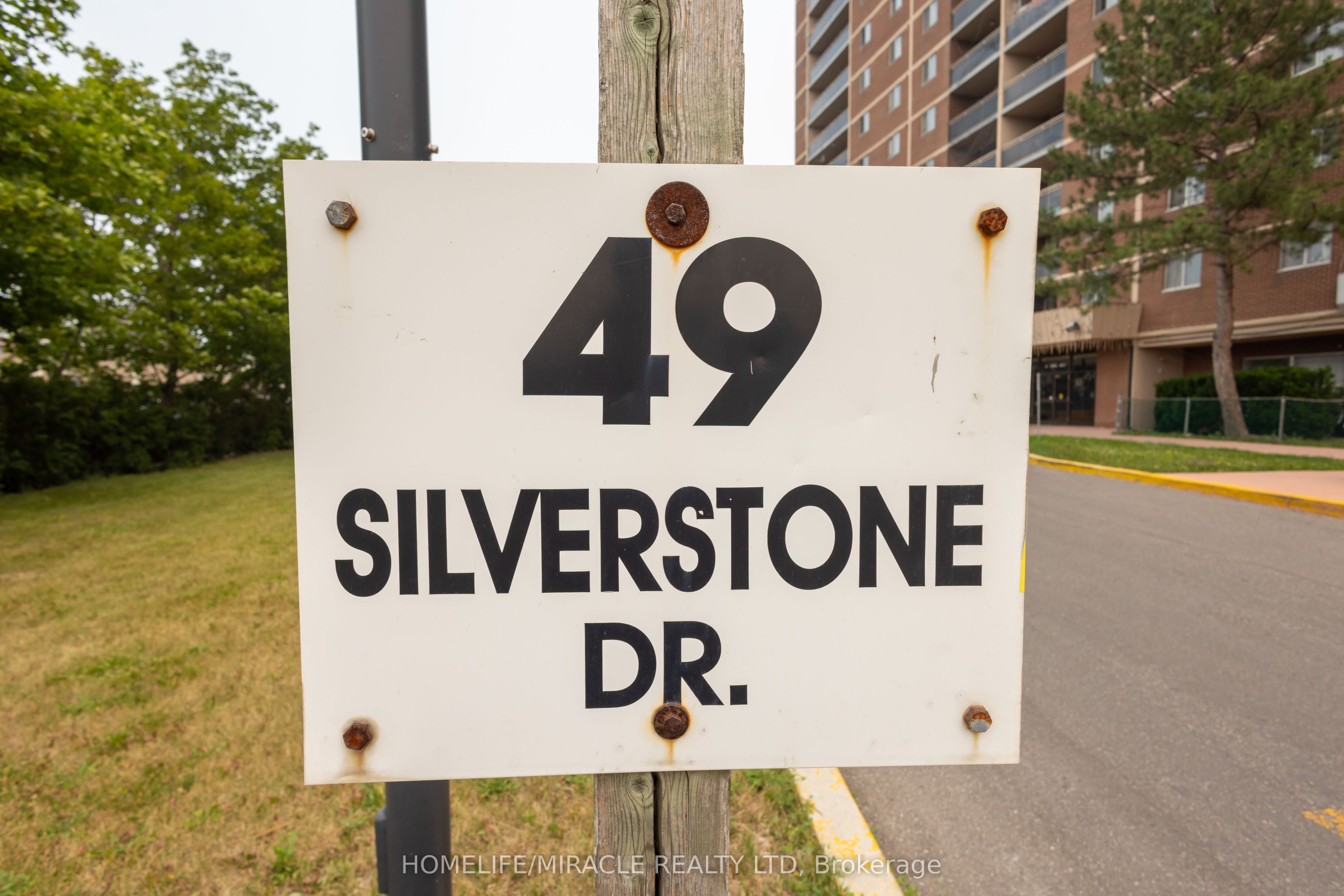 49 Silverstone Drive 1007, Toronto, ON M9V 3G2 photo 2