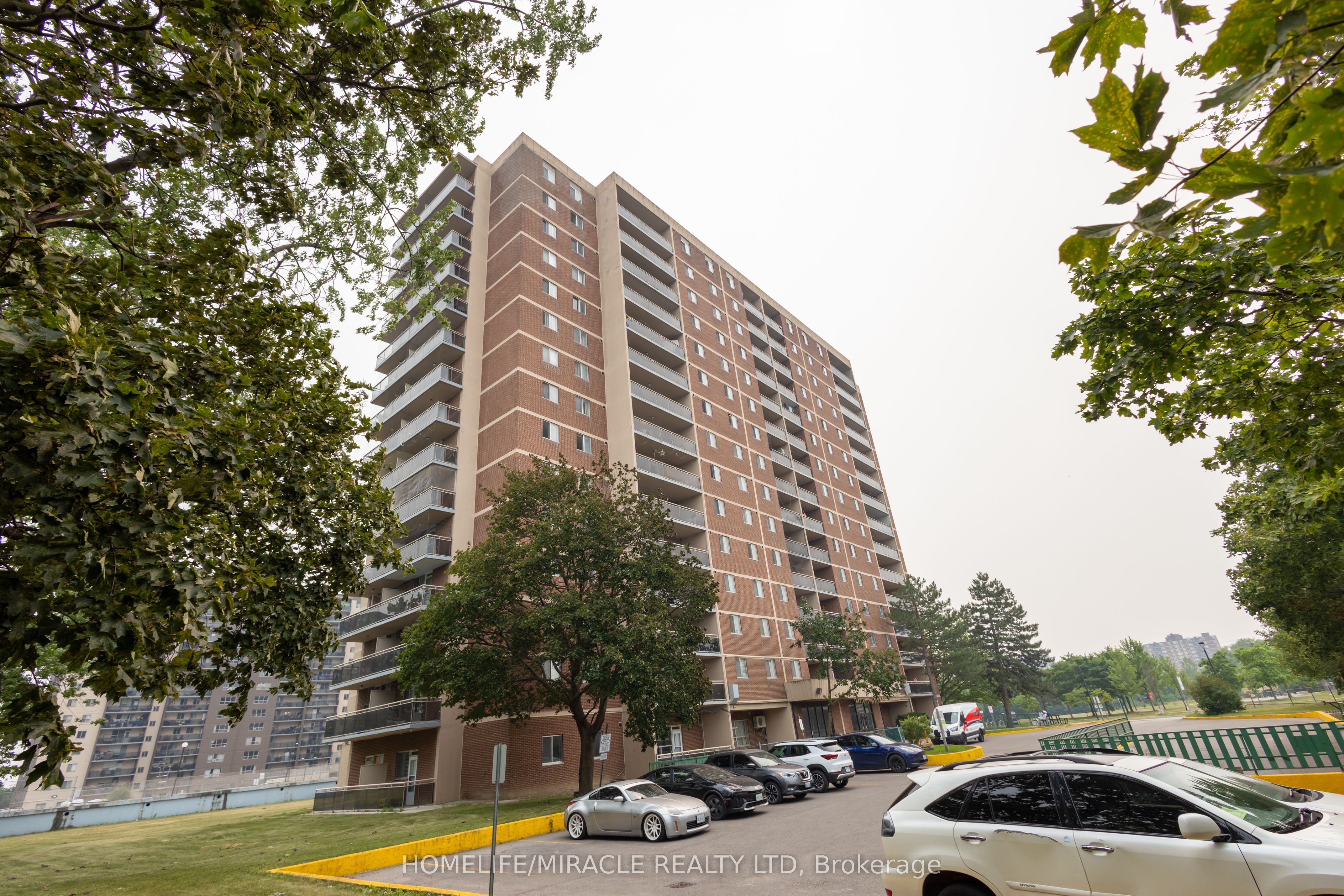 49 Silverstone Drive 1007, Toronto, ON M9V 3G2 photo 3