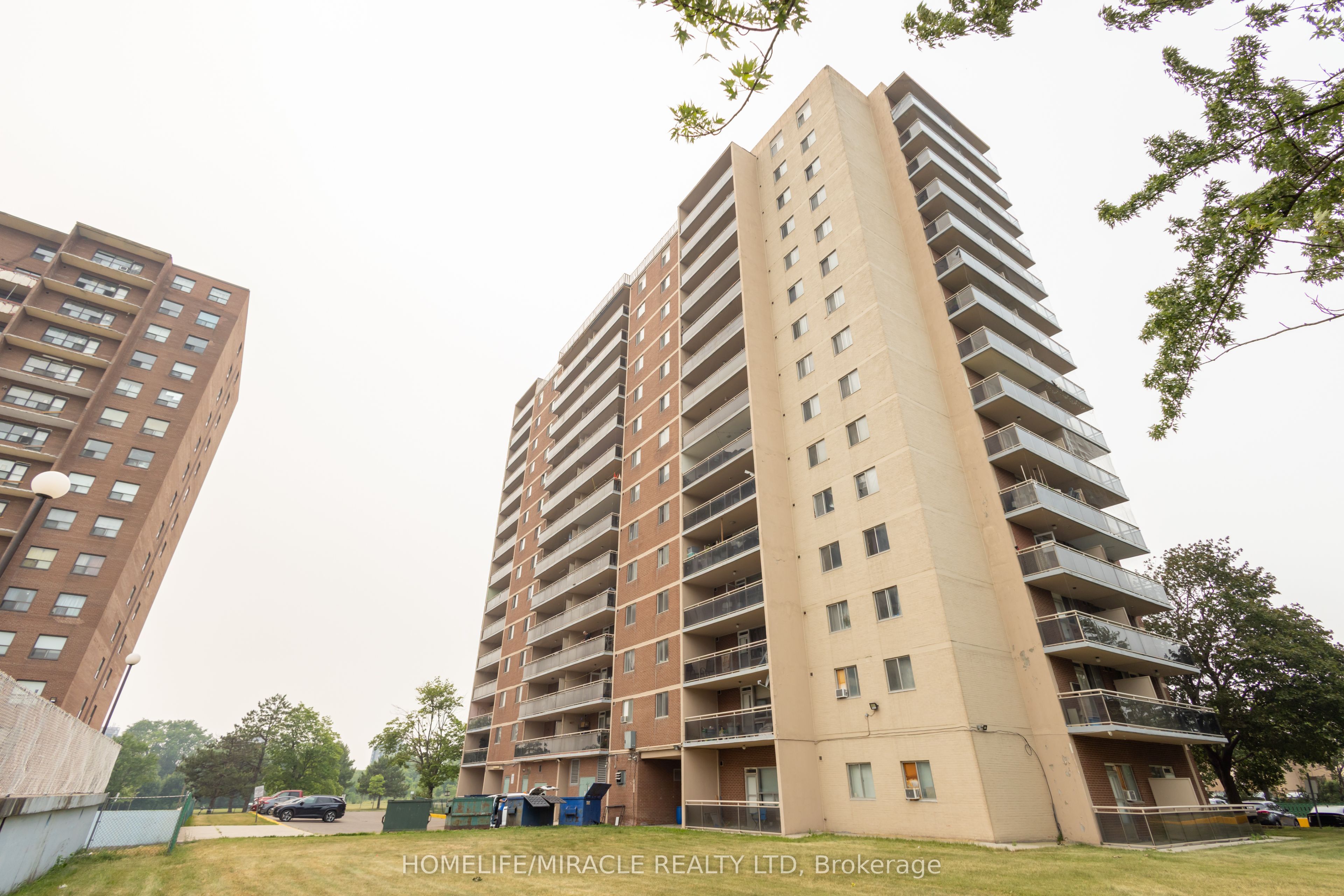 49 Silverstone Drive 1007, Toronto, ON M9V 3G2 photo 4