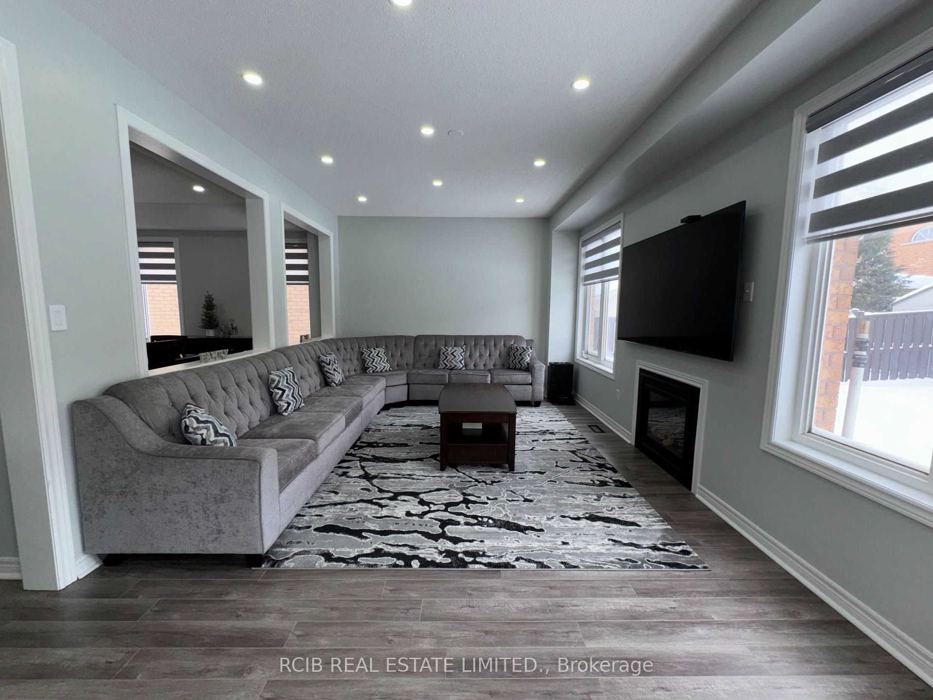 10 Whitepoppy Drive, Brampton, ON L7A 0L8 photo 2