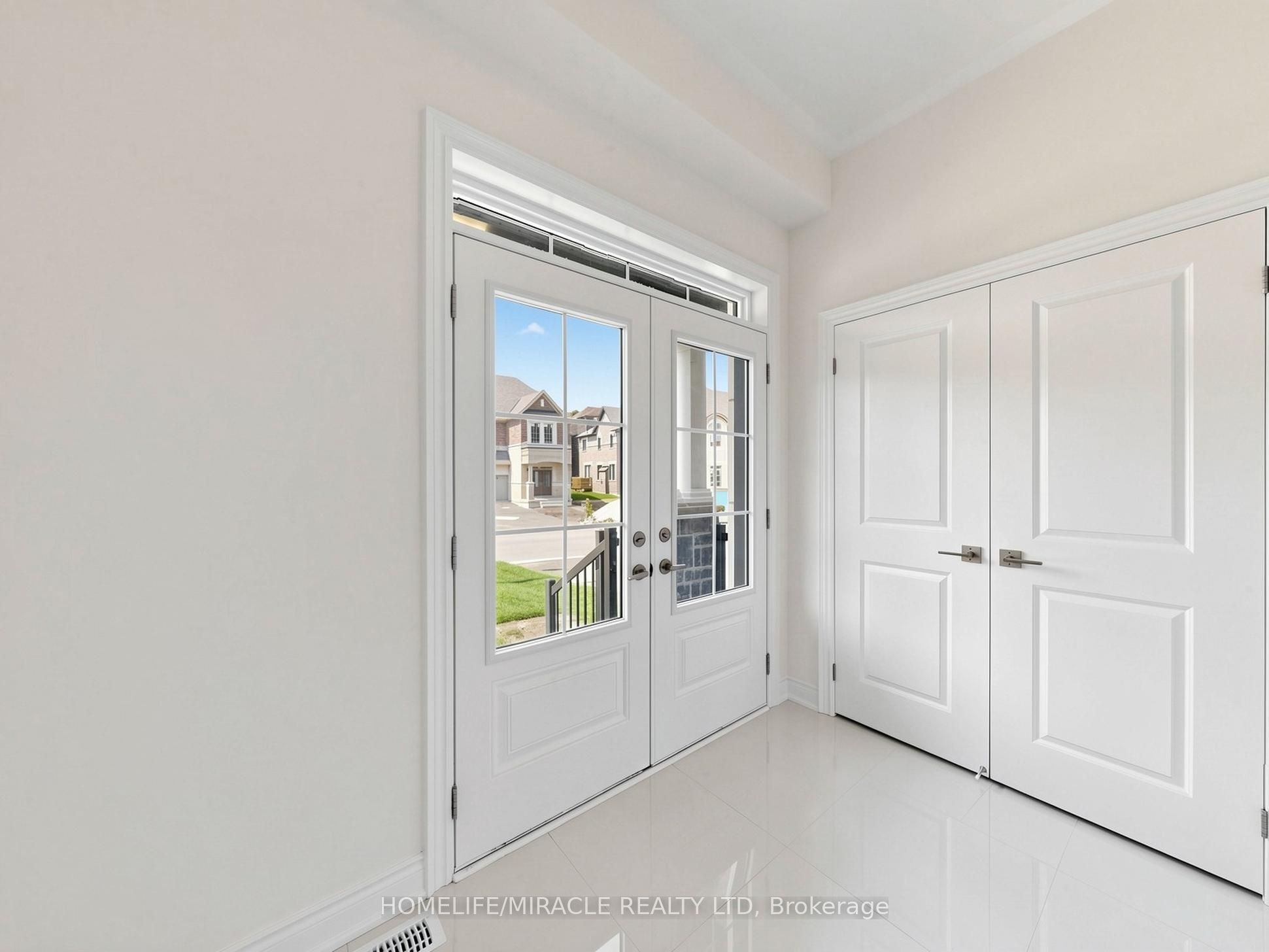8 Ralston Court, Brampton, ON L6X 5S9 photo 3