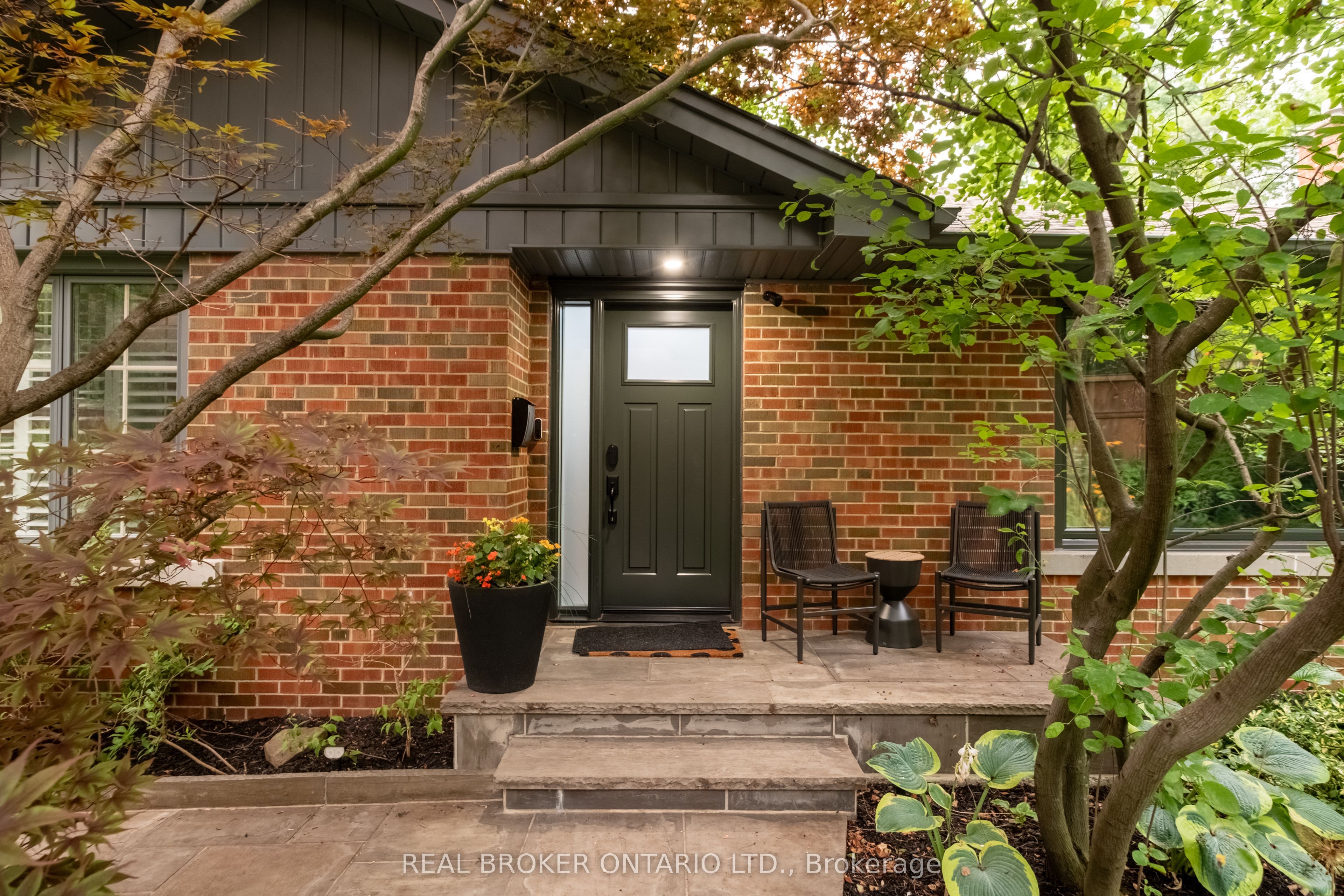 147 Thompson Avenue, Toronto, ON M8Z 3V1 photo 5
