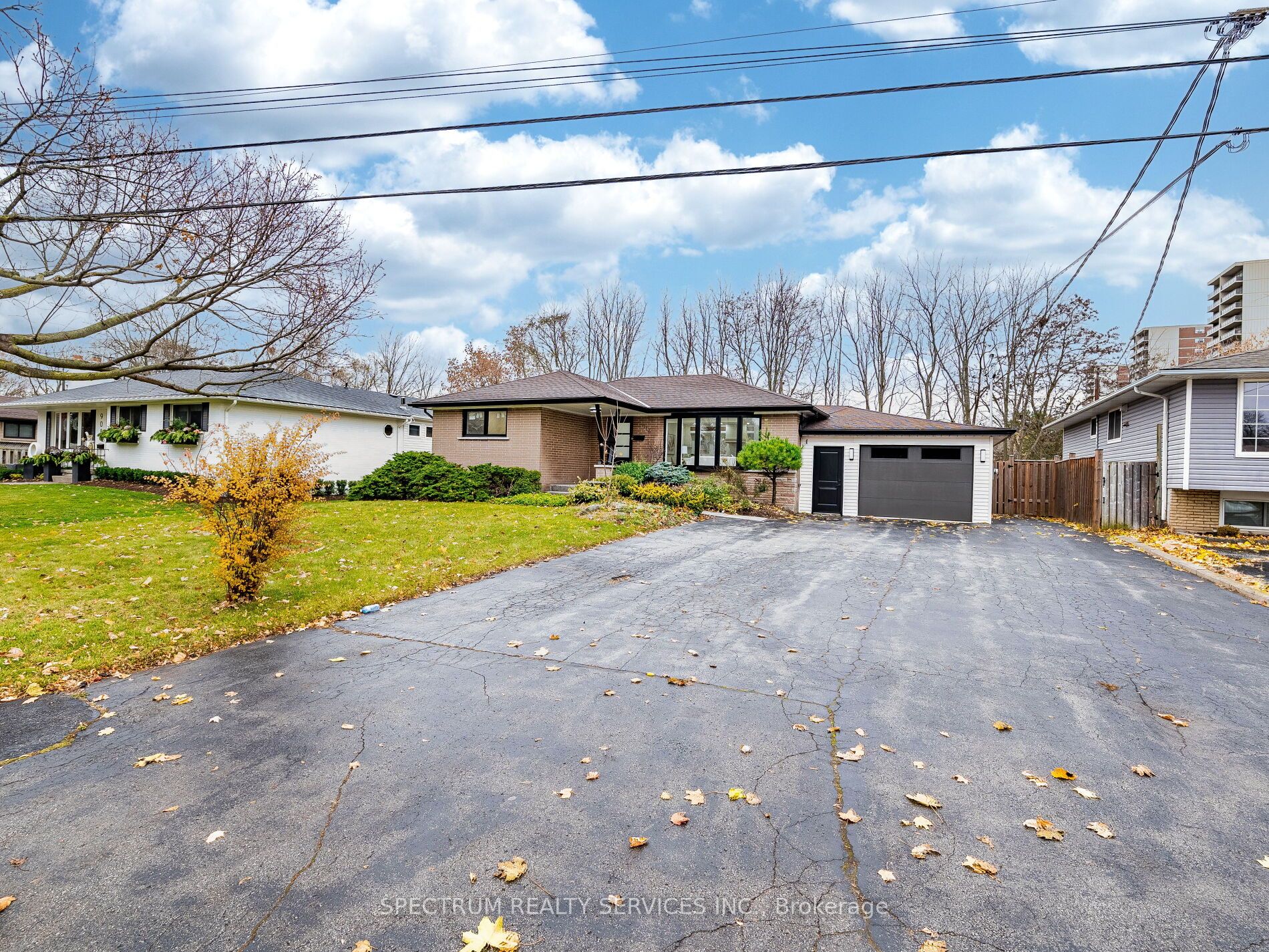 914 Francis Road, Burlington, ON L7T 3Y2 photo 2