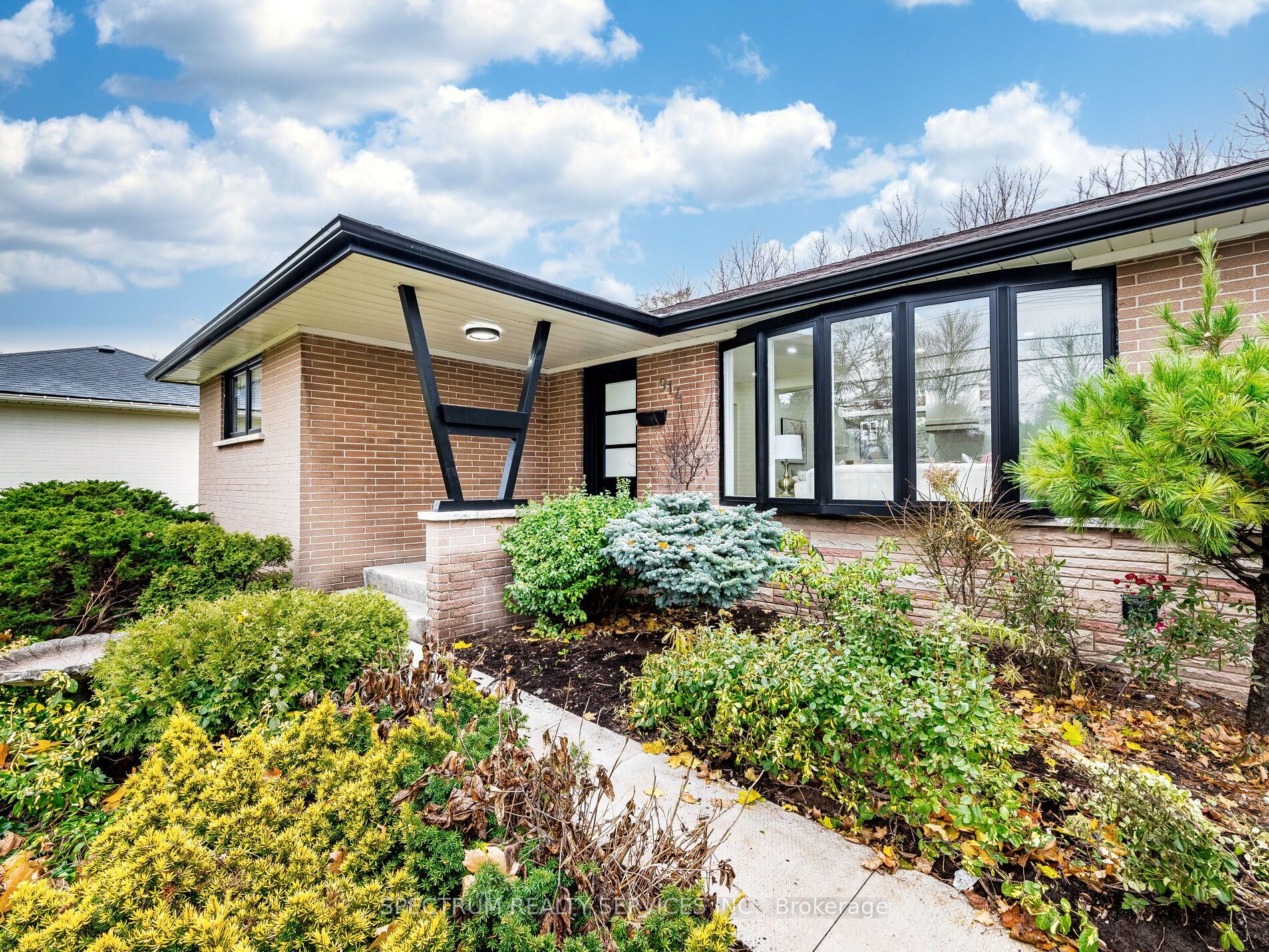 914 Francis Road, Burlington, ON L7T 3Y2 photo 4