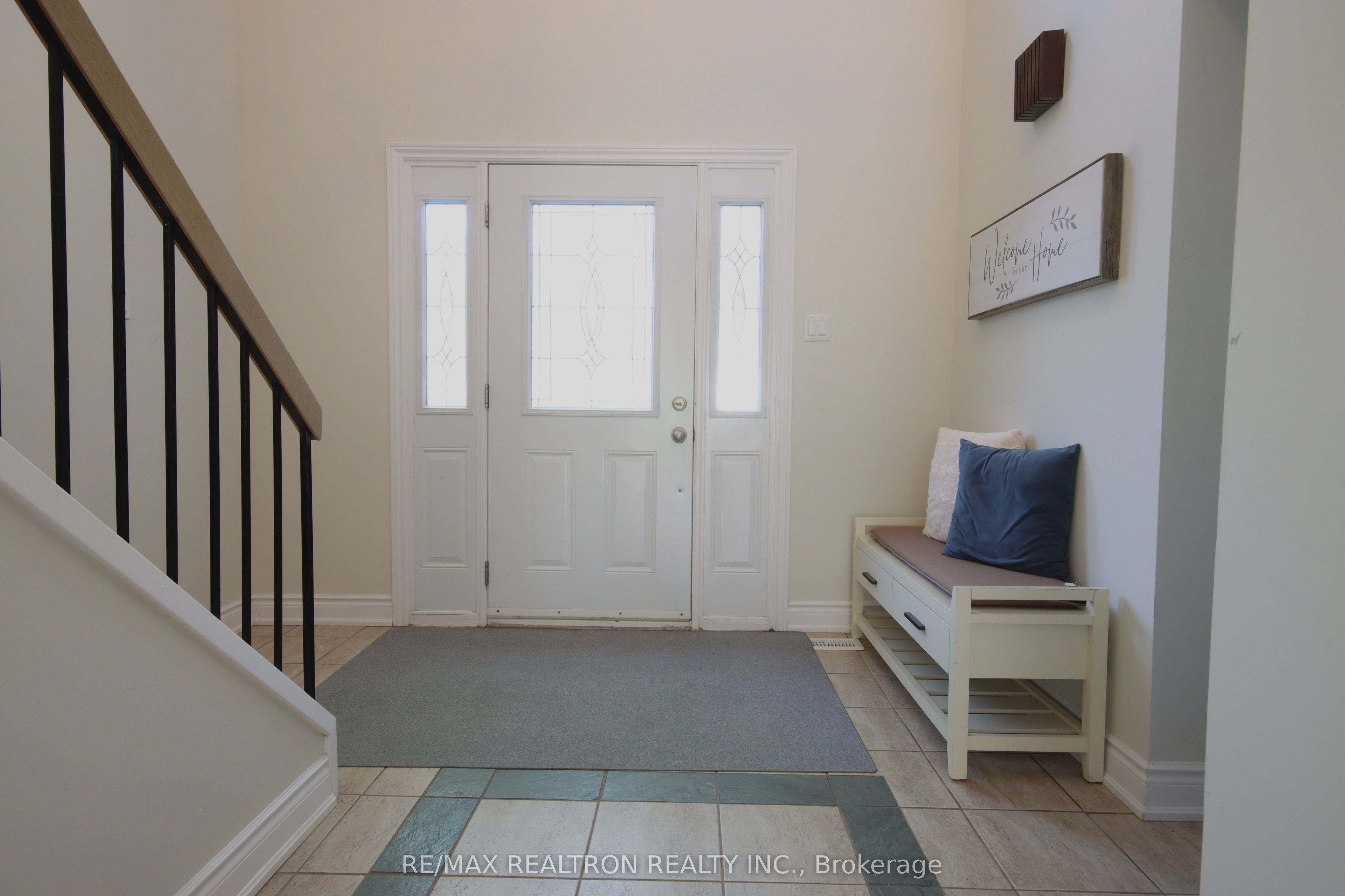 4272 Gayling Gardens, Mississauga, ON L5L 1Z9 photo 2