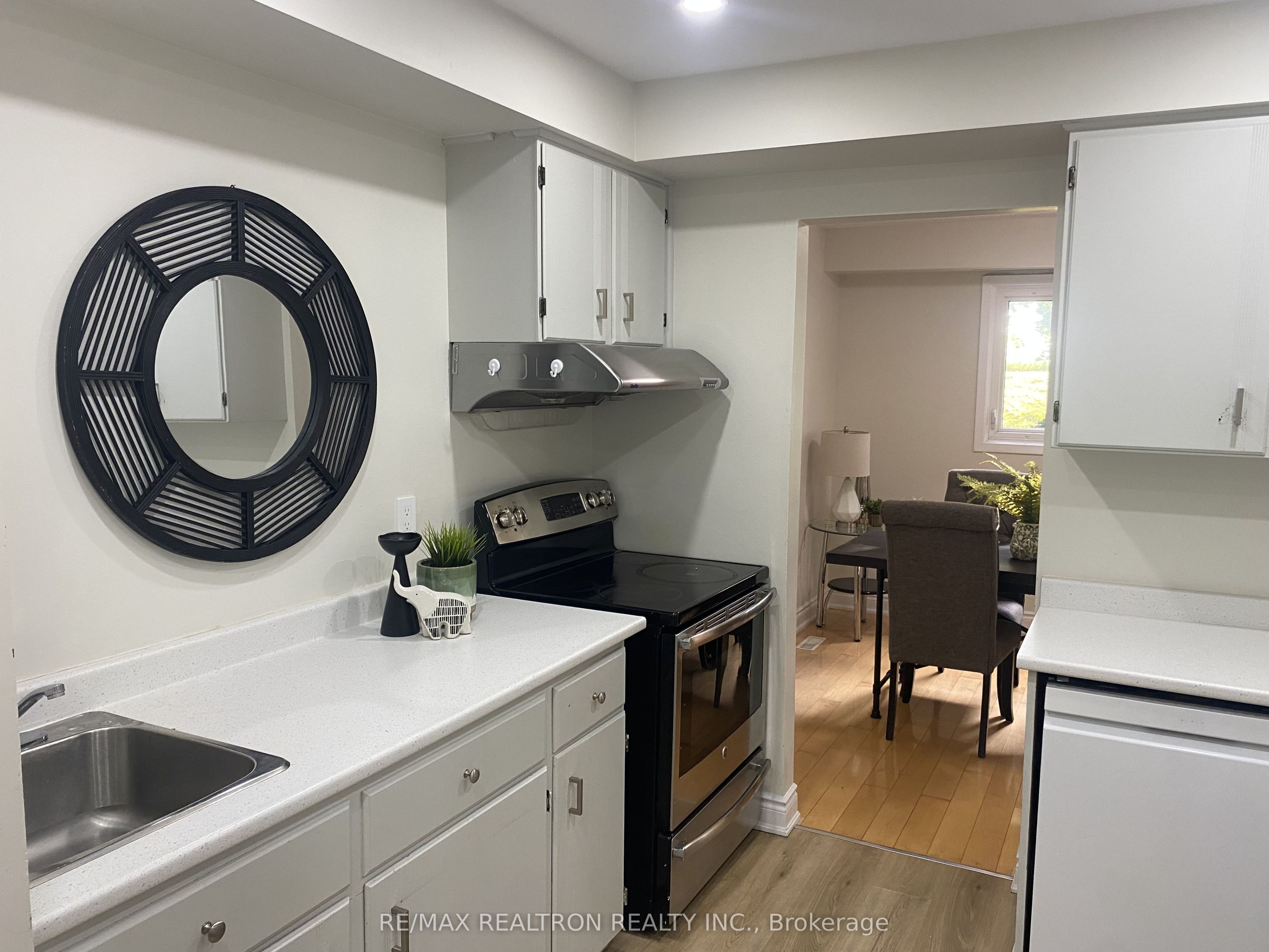 4272 Gayling Gardens, Mississauga, ON L5L 1Z9 photo 5