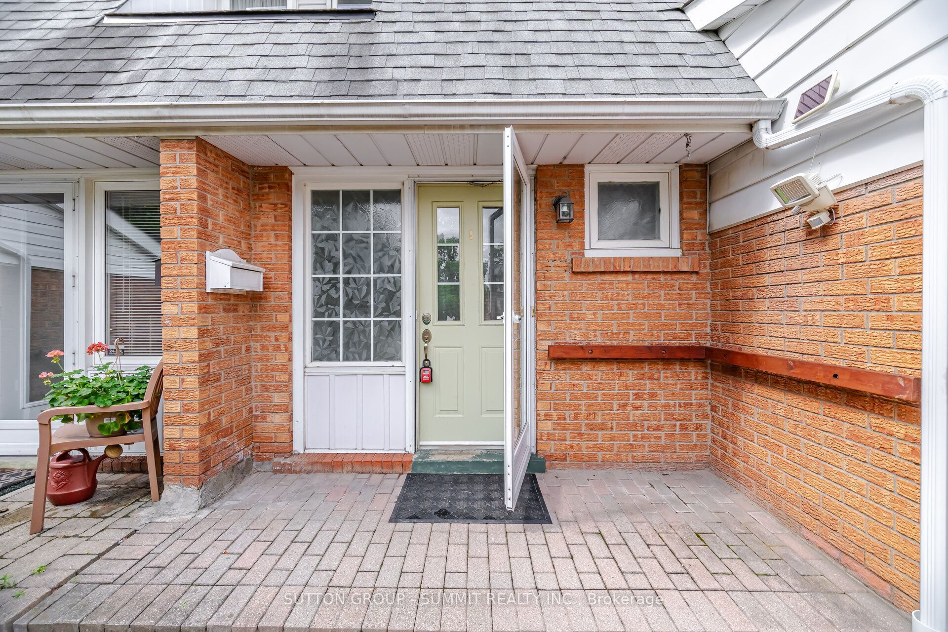 667 Green Meadow Crescent, Mississauga, ON L5A 2V3 photo 3