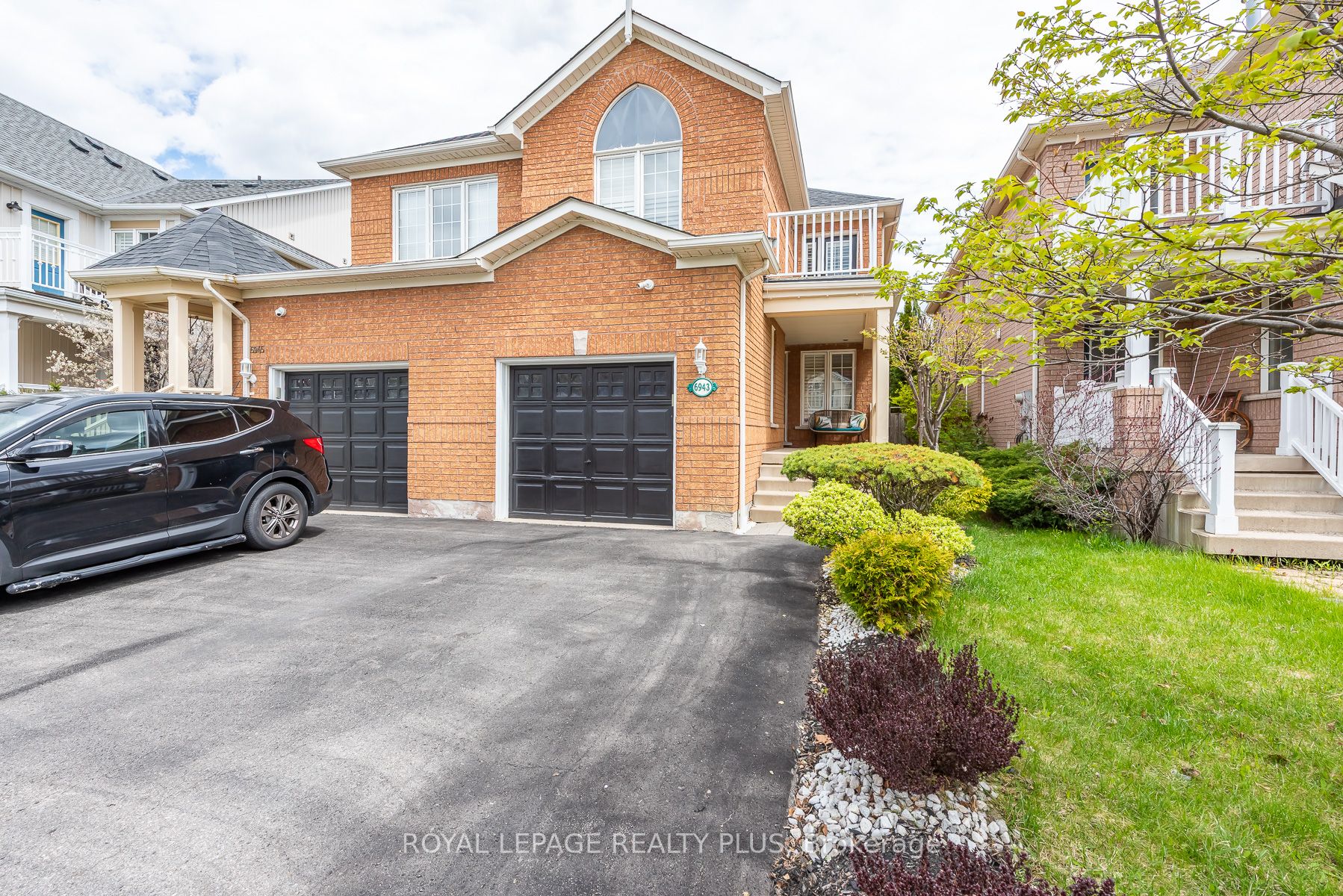 6943 Buttle Station Place, Mississauga, ON L5W 1B8