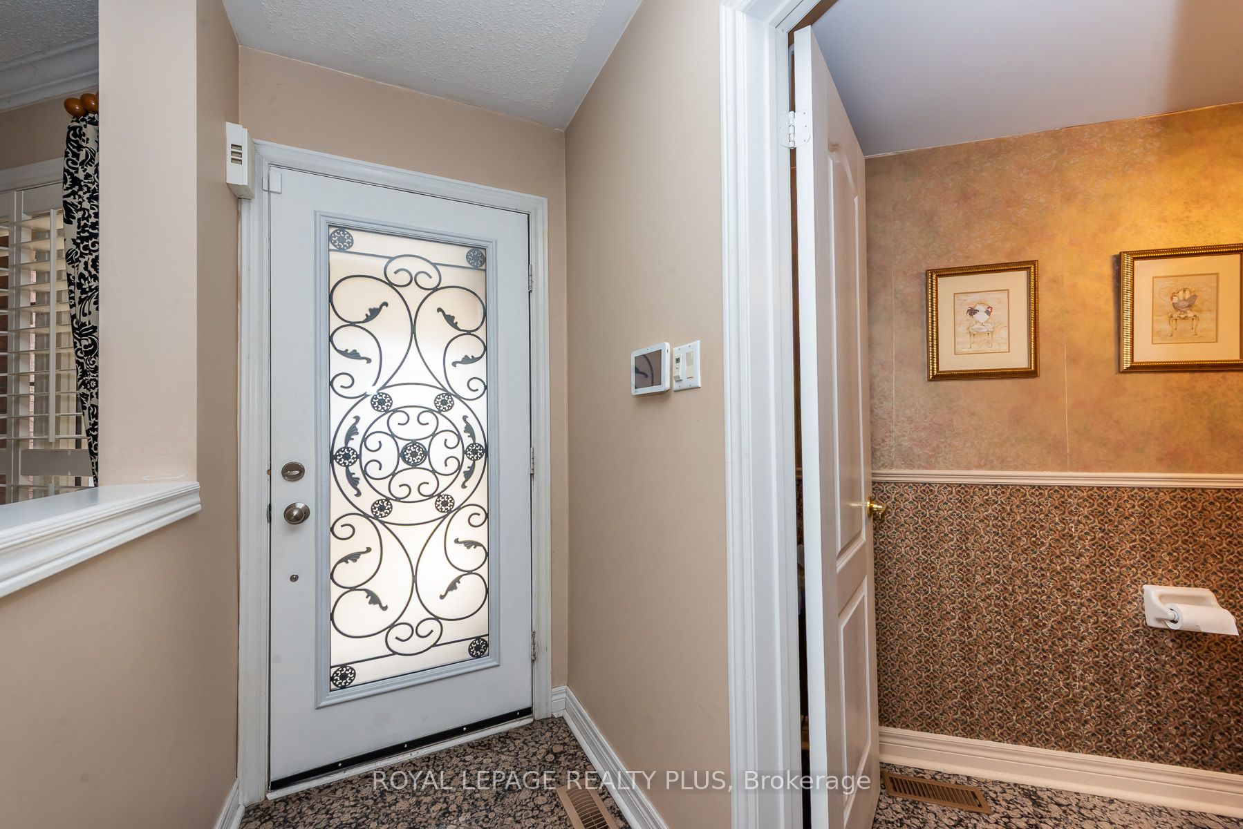 6943 Buttle Station Place, Mississauga, ON L5W 1B8 photo 2
