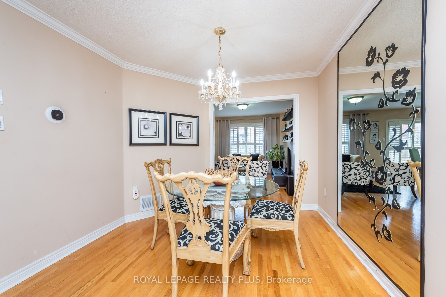 6943 Buttle Station Place, Mississauga, ON L5W 1B8 photo 3