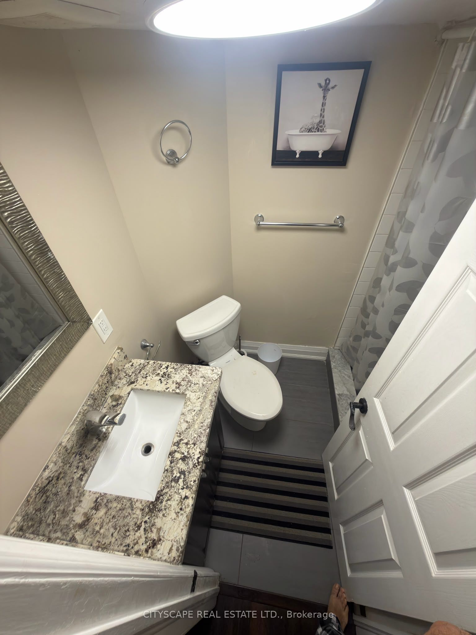 5668 Shillington Drive Basement, Mississauga, ON L5R 3N5 photo 2