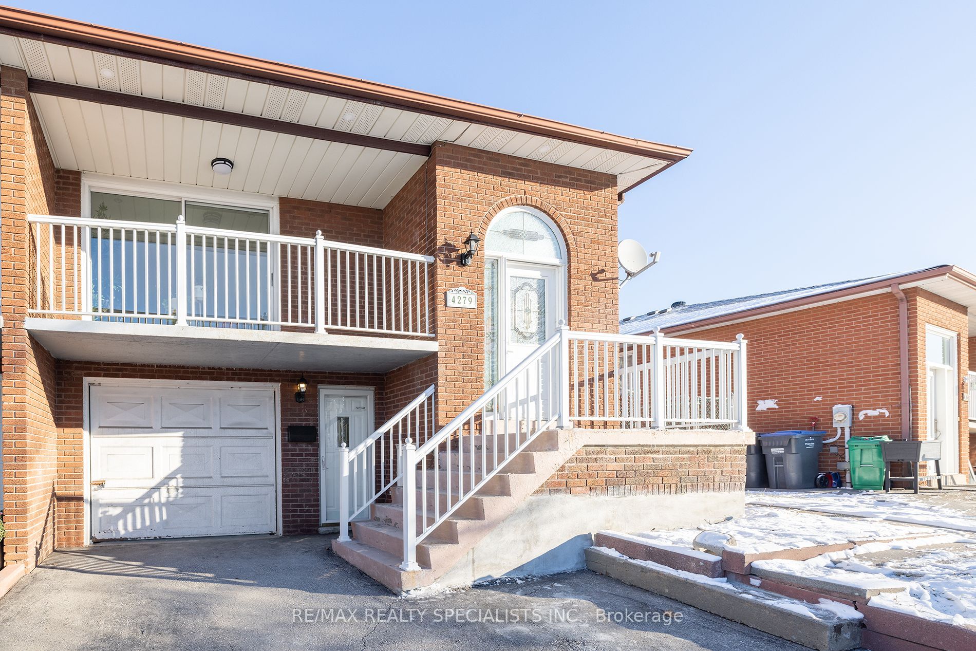 4279 Woodington Drive, Mississauga, ON L4Z 1M1