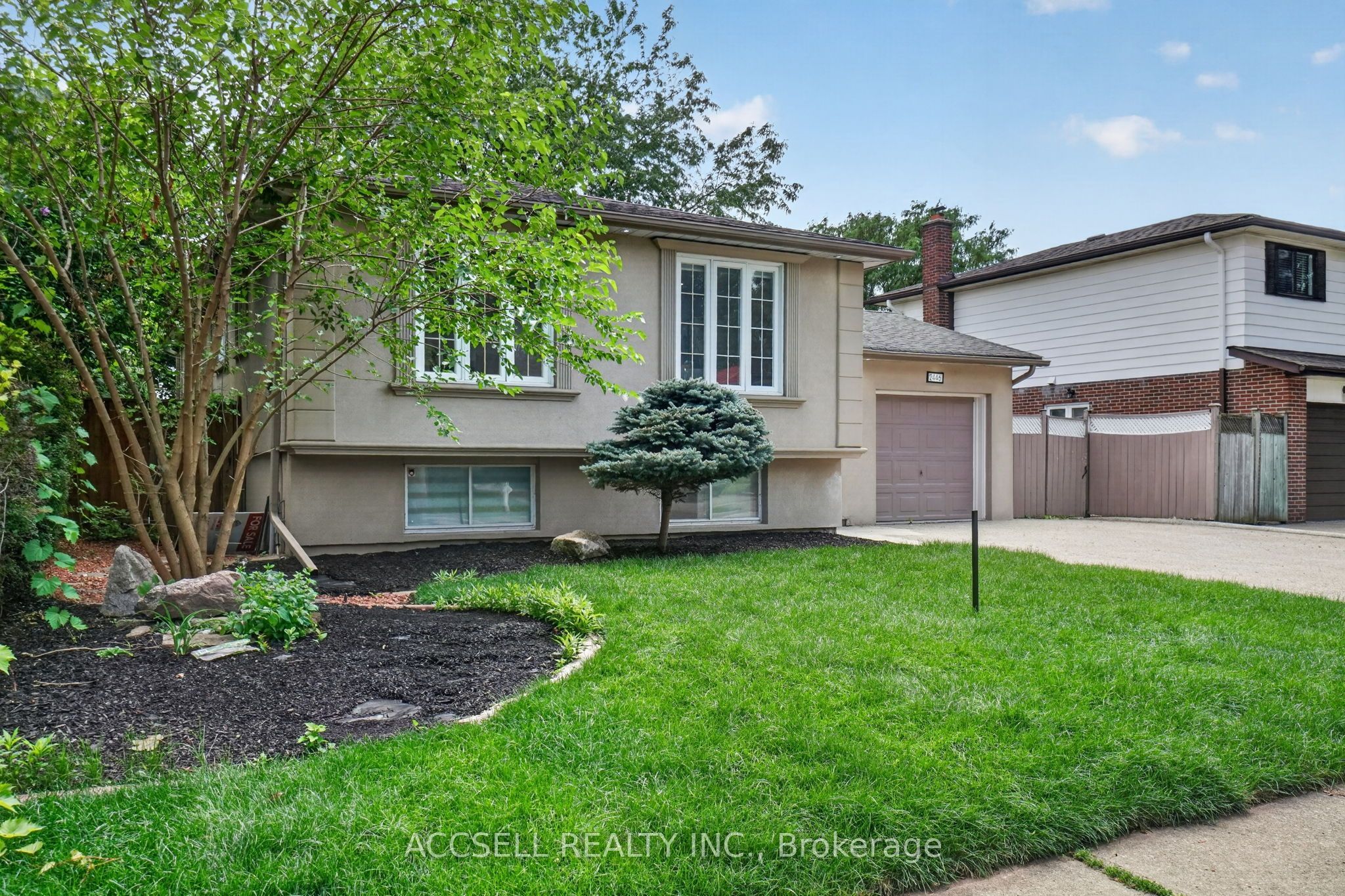 2446 Ventura Drive, Oakville, ON L6L 2H7 photo 2