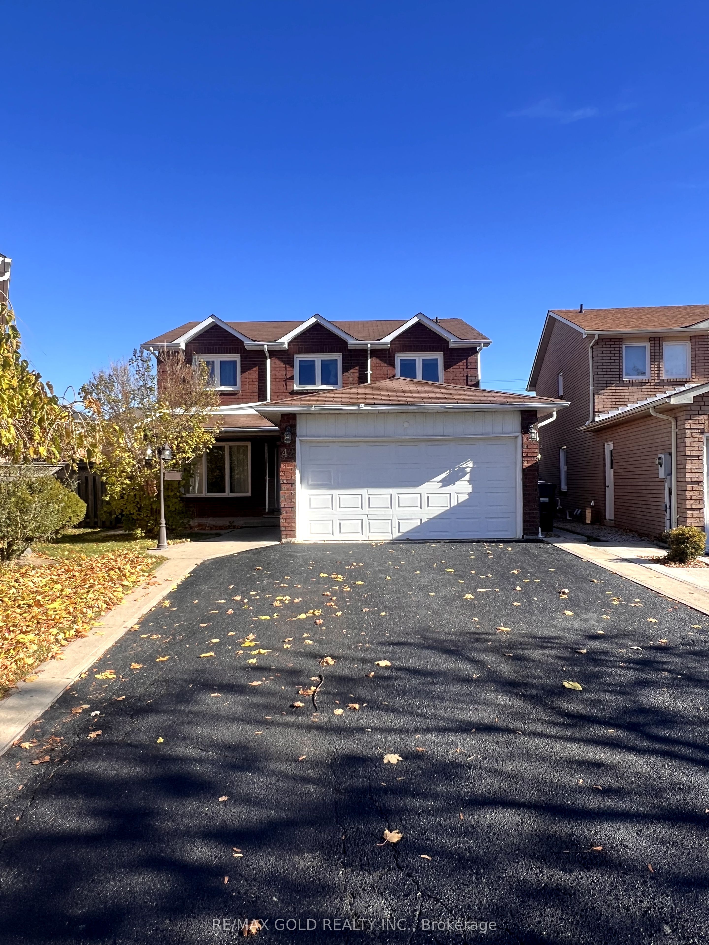 42 Toba Crescent, Brampton, ON L6Z 4R7