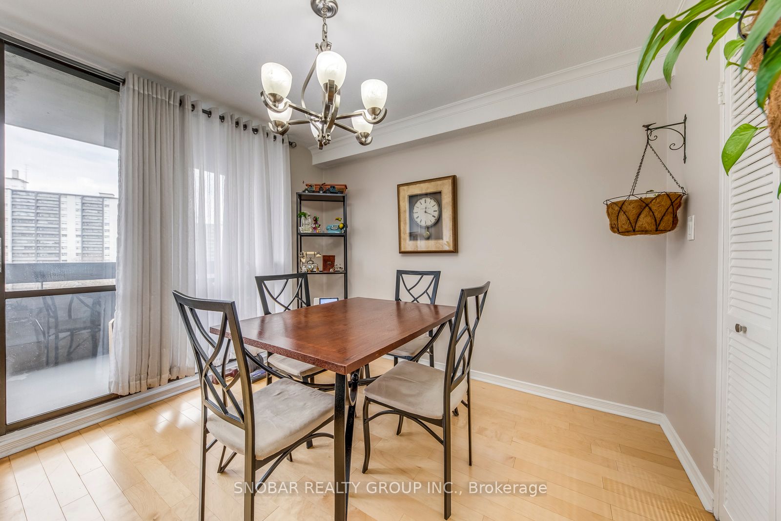 11 Wincott Drive 810, Toronto, ON M9R 2R9 photo 4