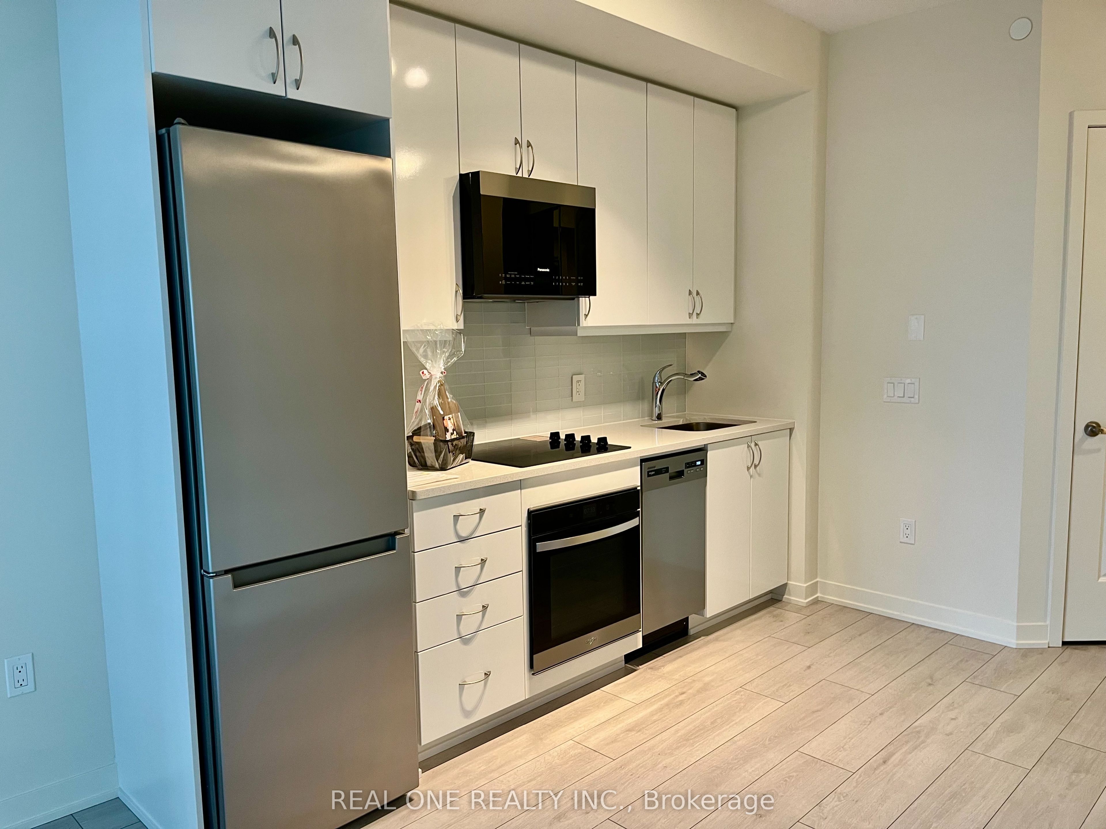 38 Annie Craig Drive 1706, Toronto, ON M8V 0G9 photo 5