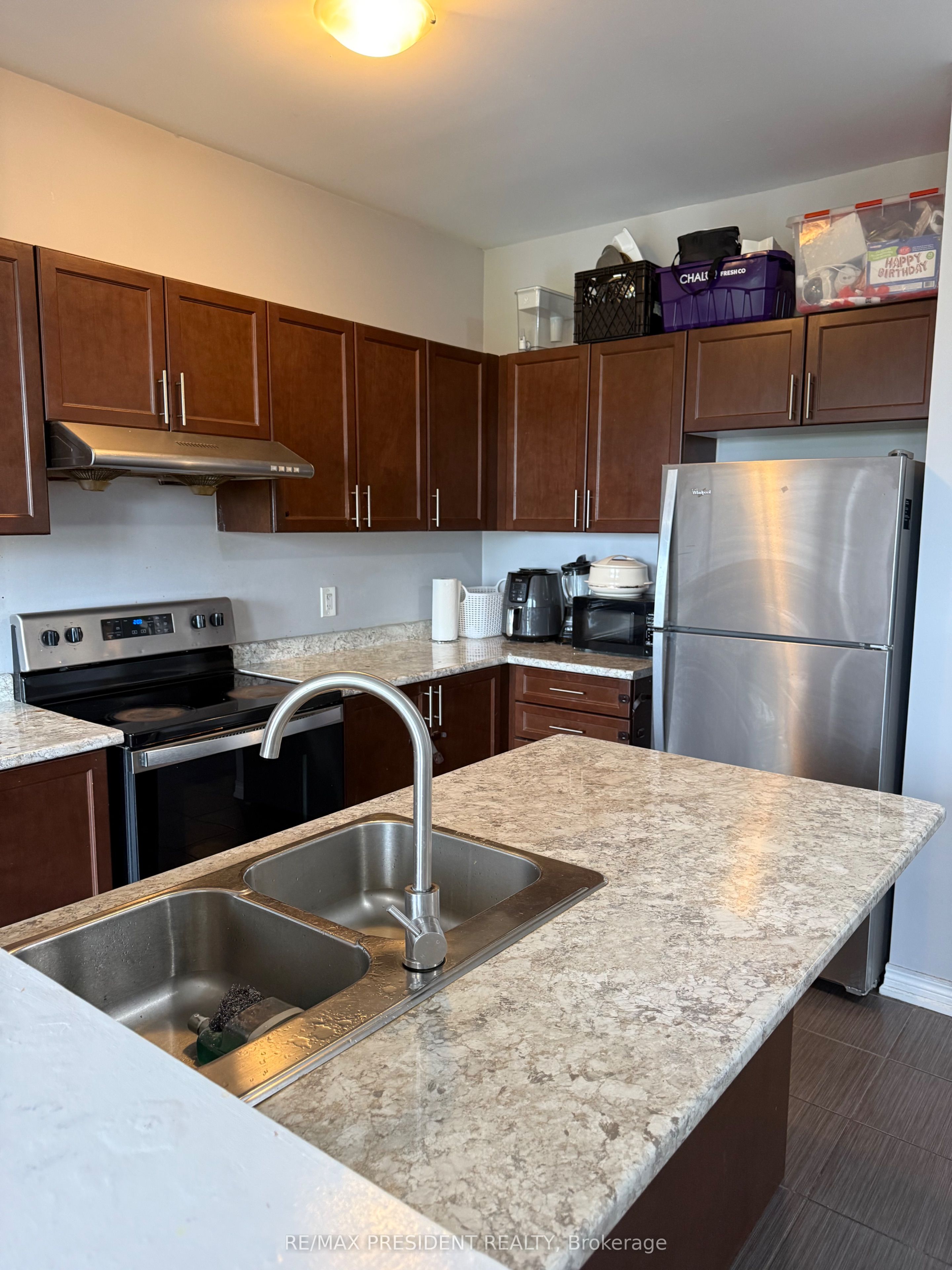 98 Davenfield Circle, Brampton, ON L6P 4M1 photo 4