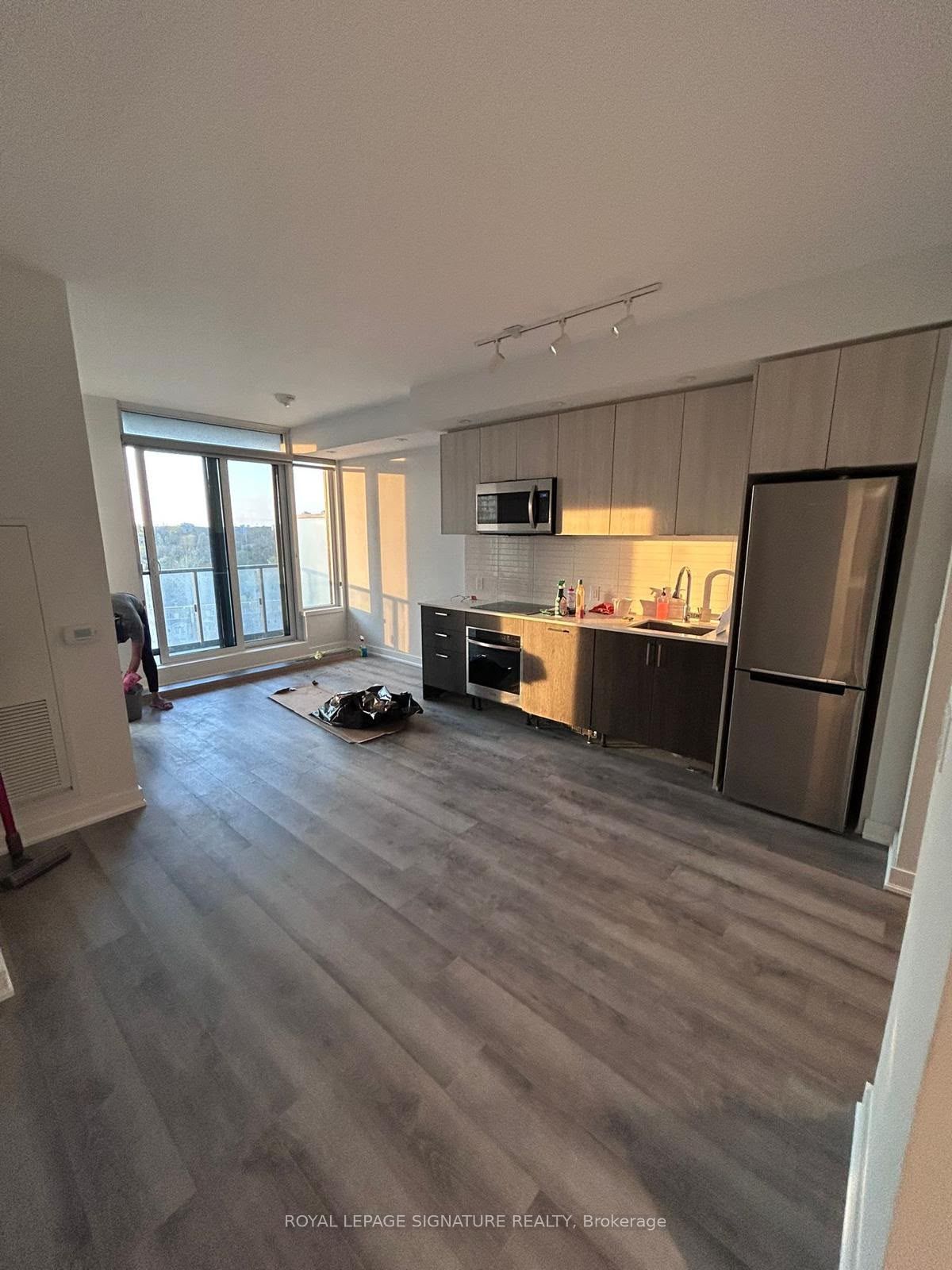 1926 Lakeshore Boulevard 1216, Toronto, ON M6S 0B1 photo 3