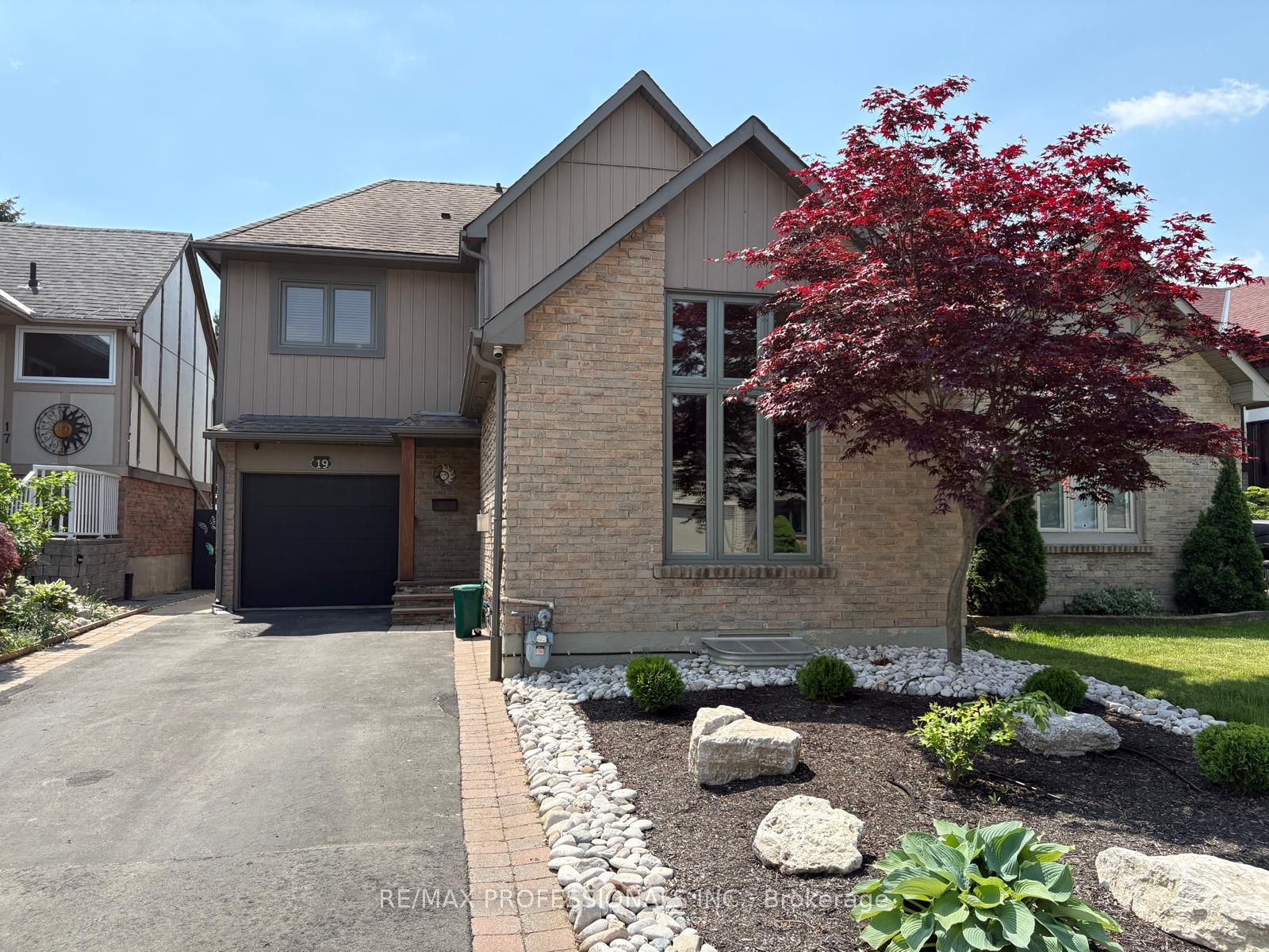 19 Elmbrook Crescent Lower, Toronto, ON M9C 5B2