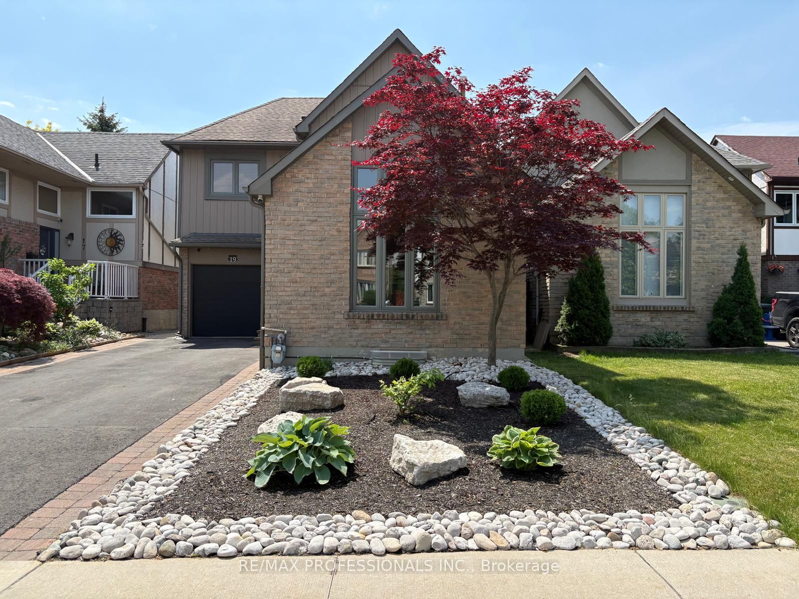 19 Elmbrook Crescent Lower, Toronto, ON M9C 5B2 photo 2