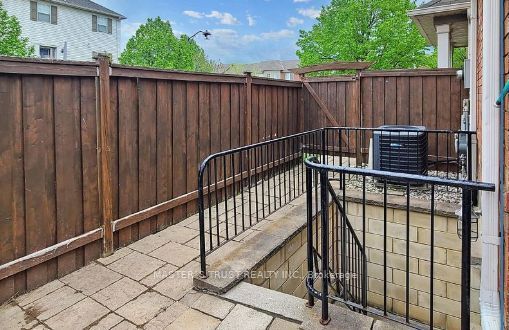 3064 Stornoway Circuit, Oakville, ON L6M 5H7 photo 2