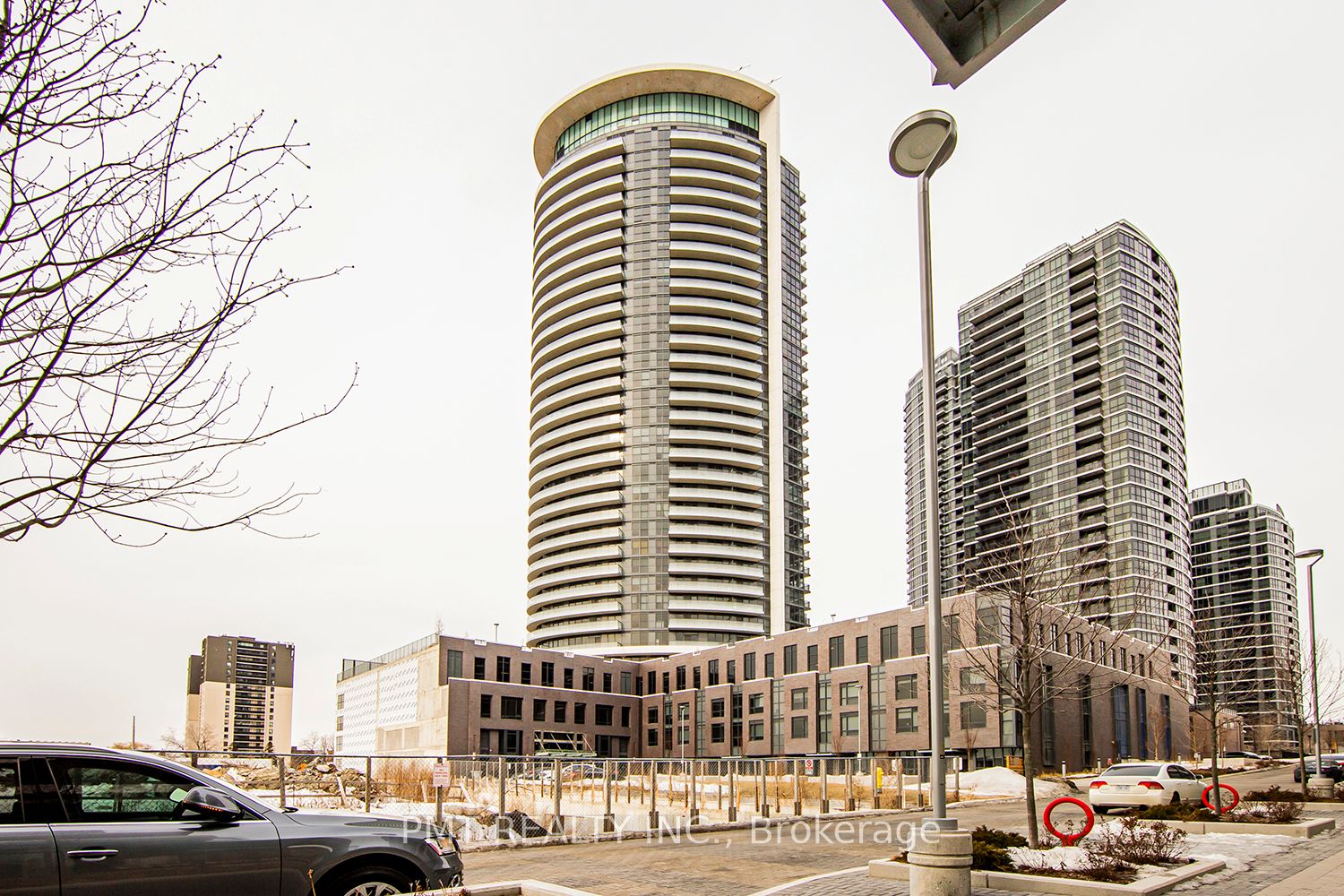 30 Gibbs Road 2001, Toronto, ON M9B 0E4