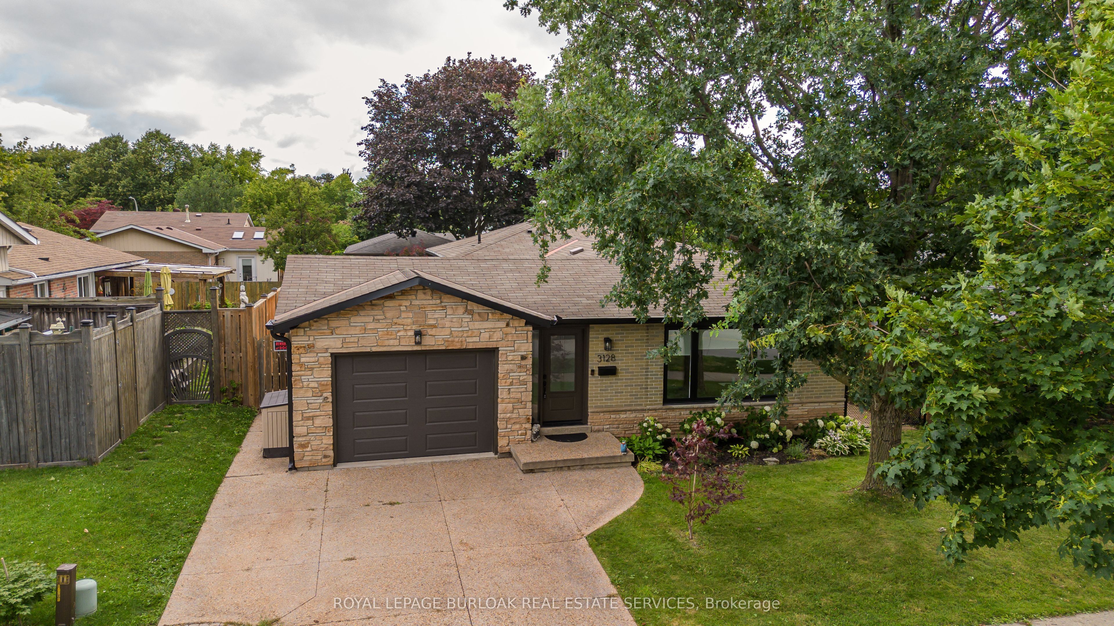 3128 Centennial Drive, Burlington, ON L7M 1B9 photo 3