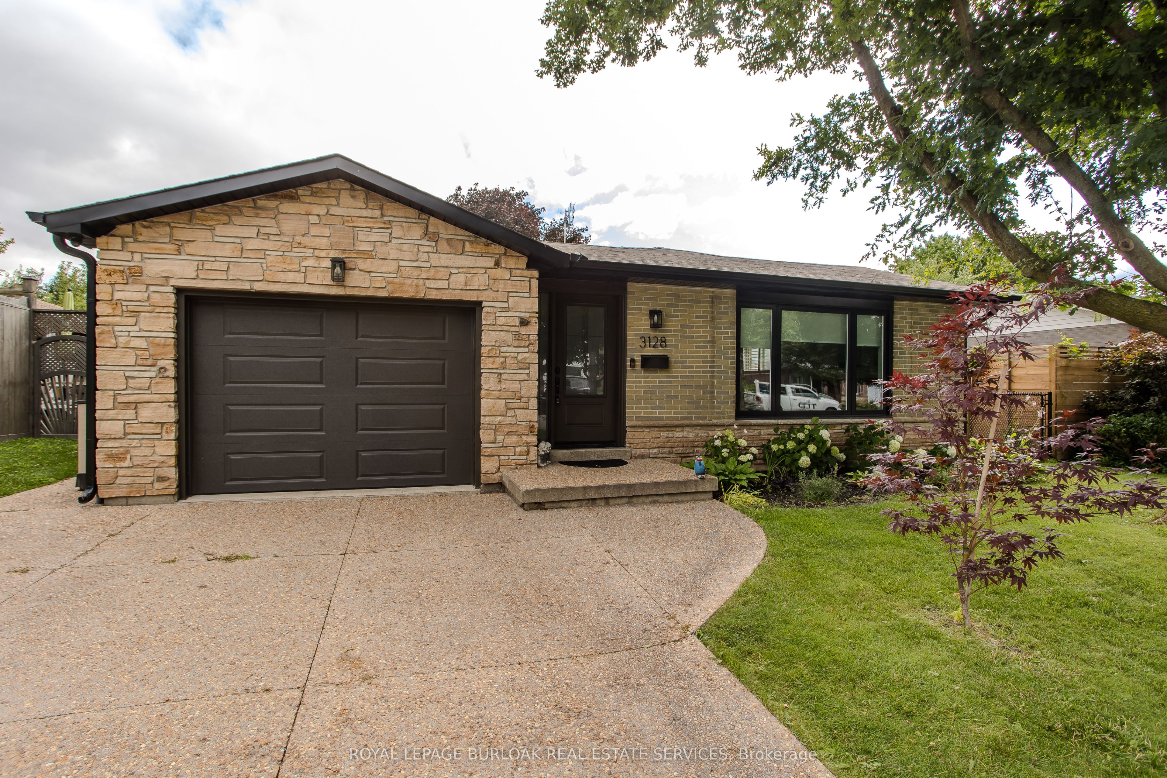 3128 Centennial Drive, Burlington, ON L7M 1B9 photo 4