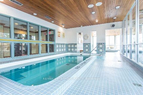 880 Dundas Street W Ph01, Mississauga, ON L5C 4H3 photo 2
