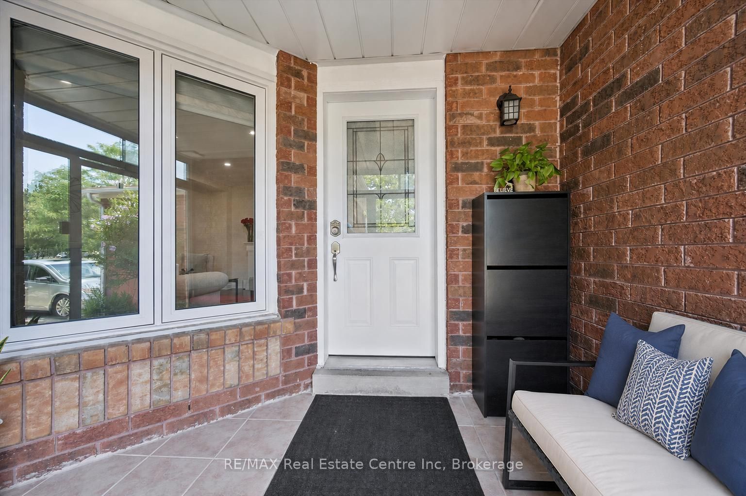 6972 Dunnview Court, Mississauga, ON L5N 7E4 photo 2